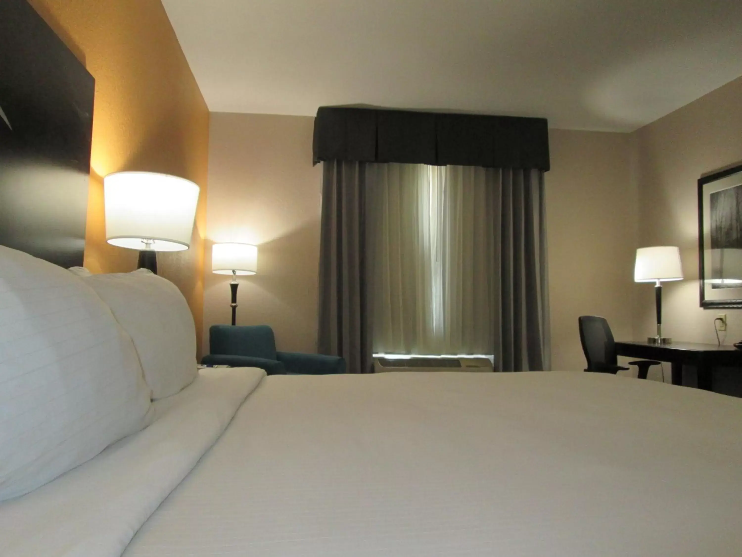 Photo of the whole room, Bed in Holiday Inn Express Hotel and Suites Fort Stockton, an IHG Hotel