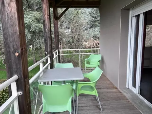 Balcony/Terrace in Les bords de l'Aveyron