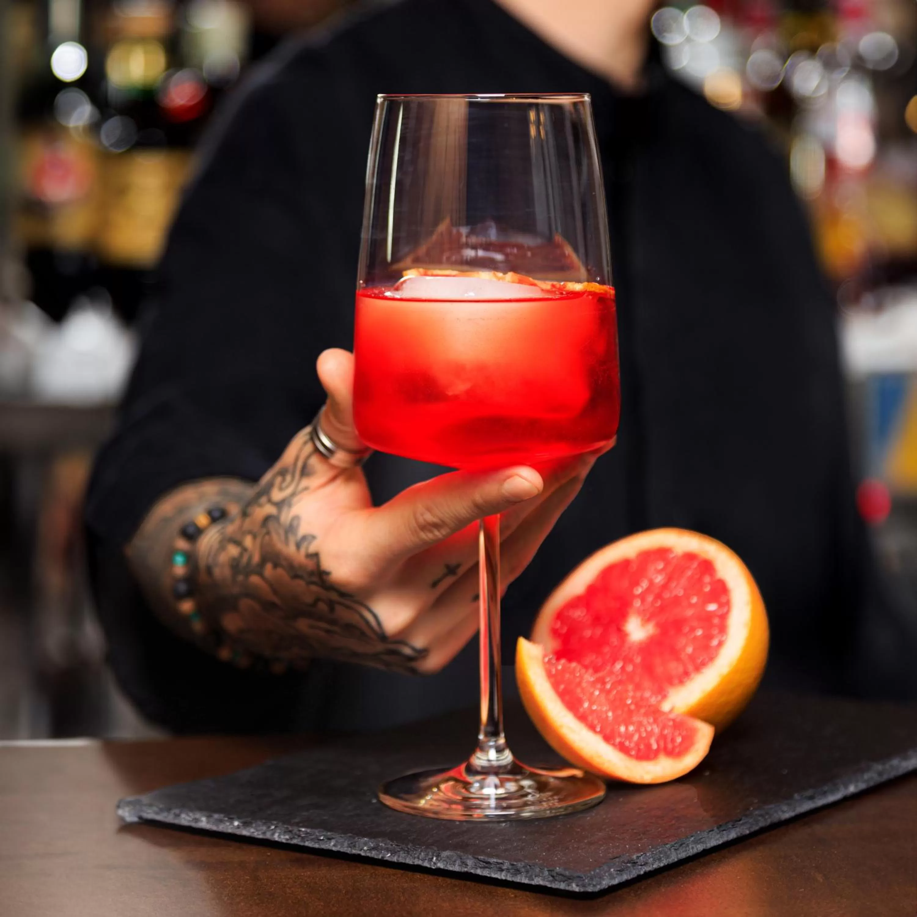 Restaurant/places to eat in Hotel Maksim