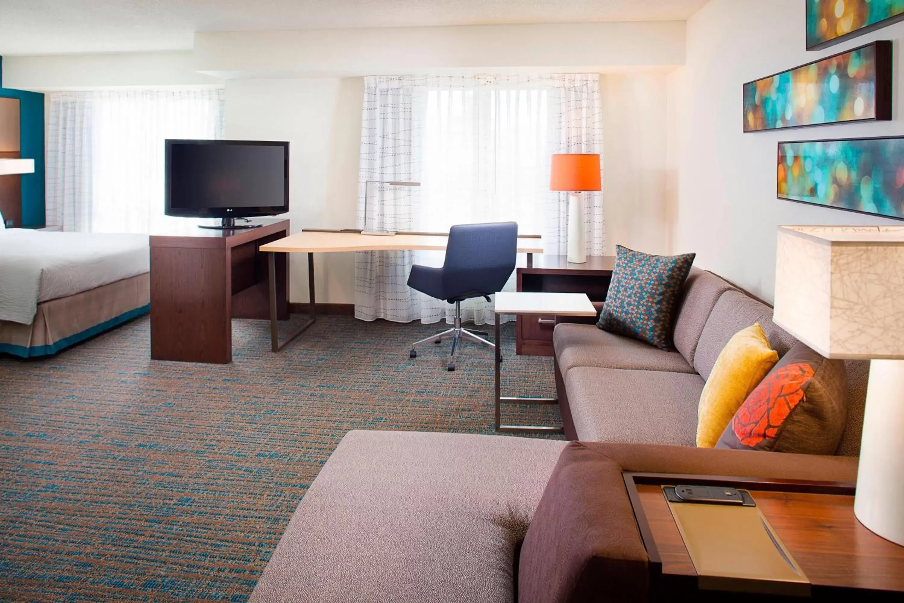 Photo of the whole room, Seating Area in Residence Inn Portland Scarborough