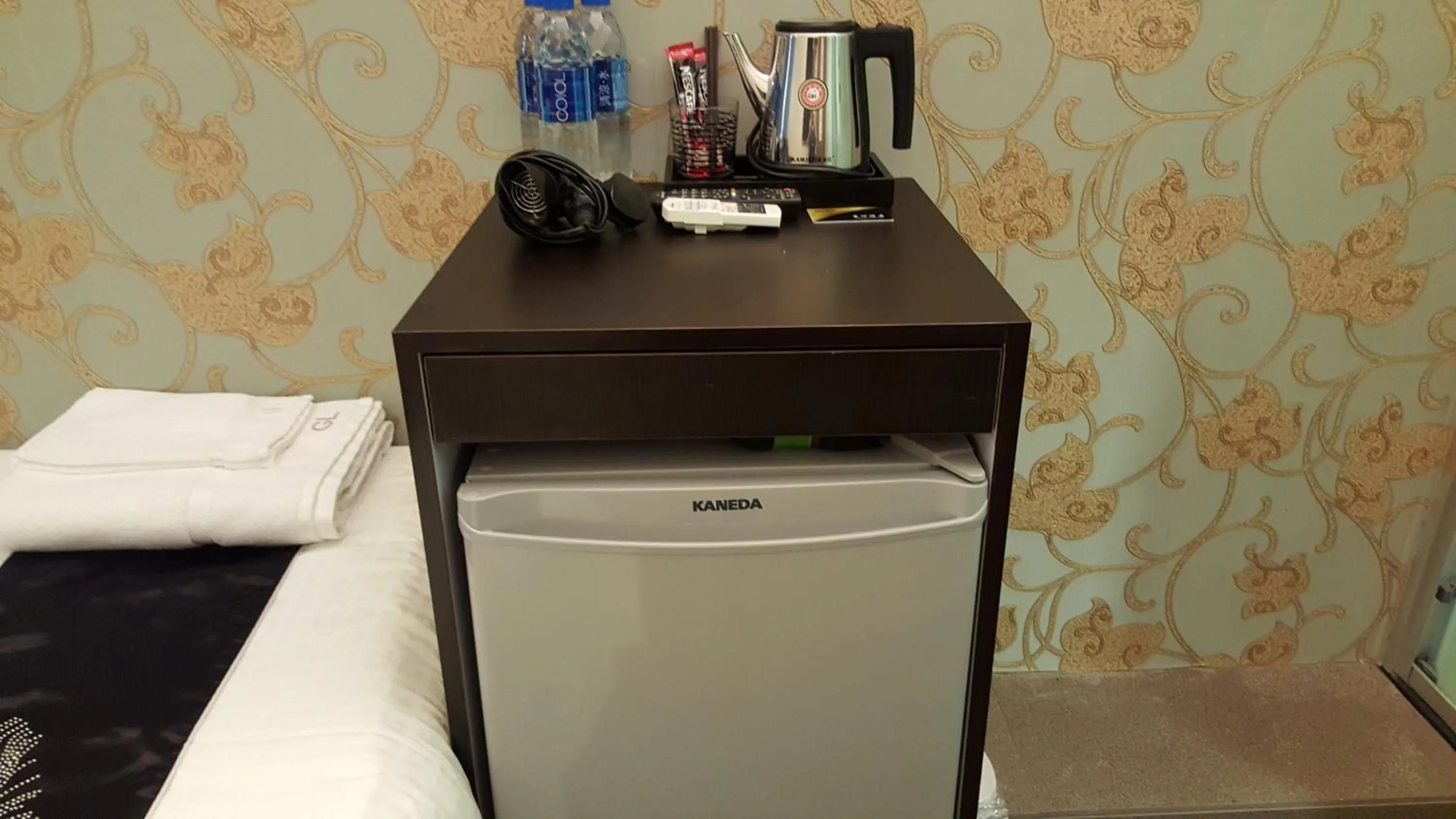 Coffee/tea facilities in Seasons Hotel - Causeway Bay