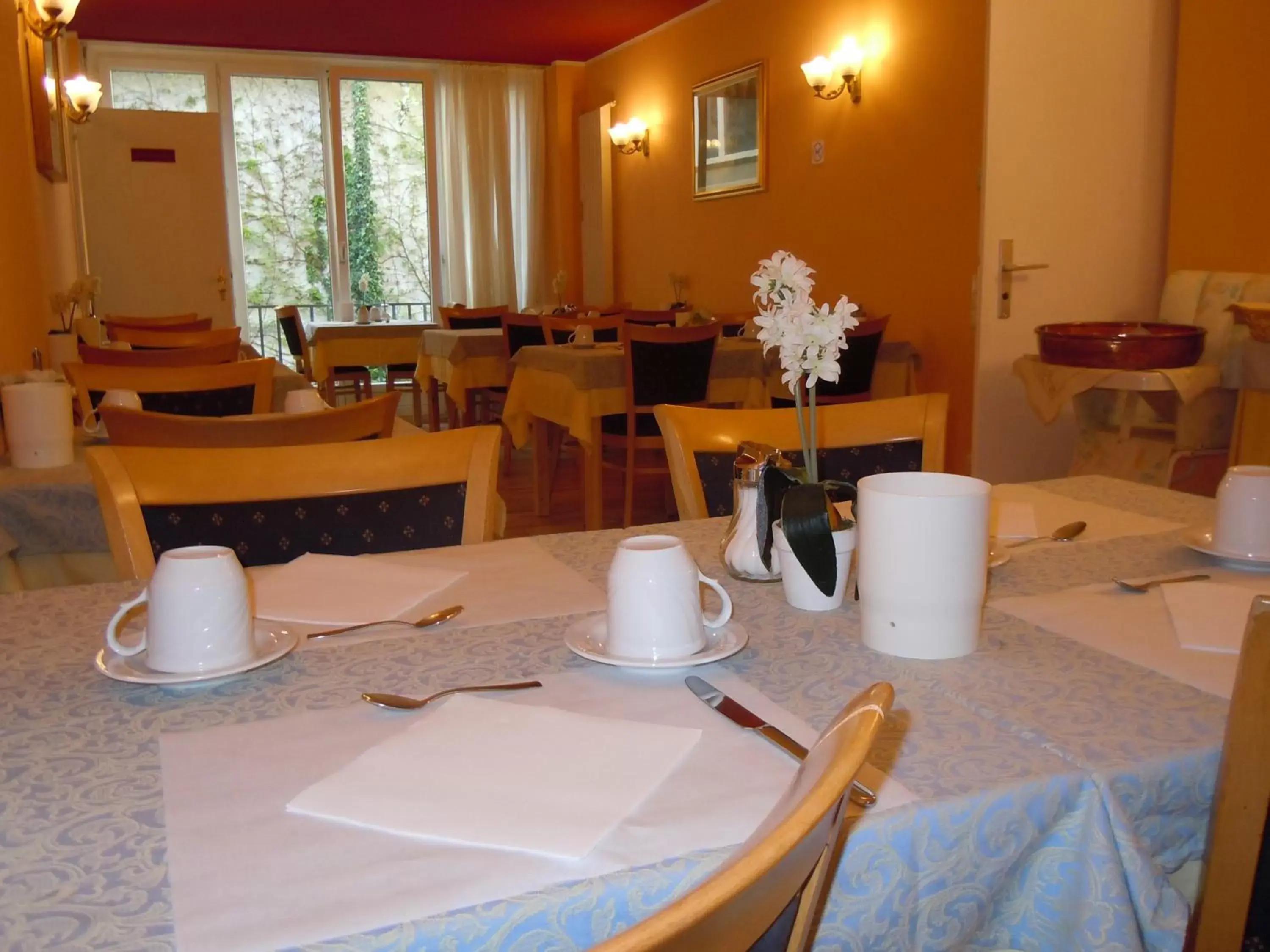 Restaurant/Places to Eat in Hotel Nassa Garni