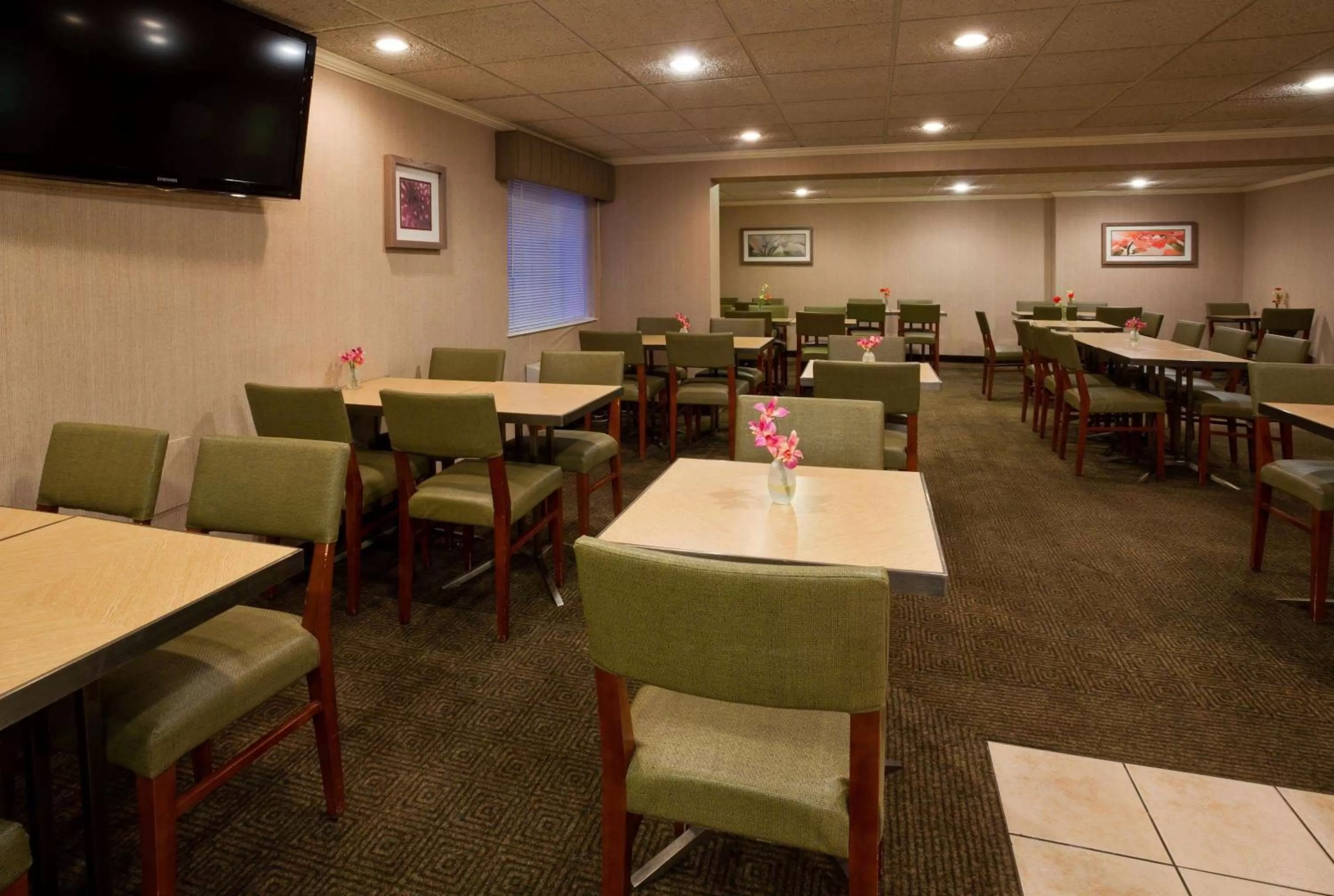 Restaurant/places to eat in La Quinta Inn by Wyndham Minneapolis Airport Bloomington