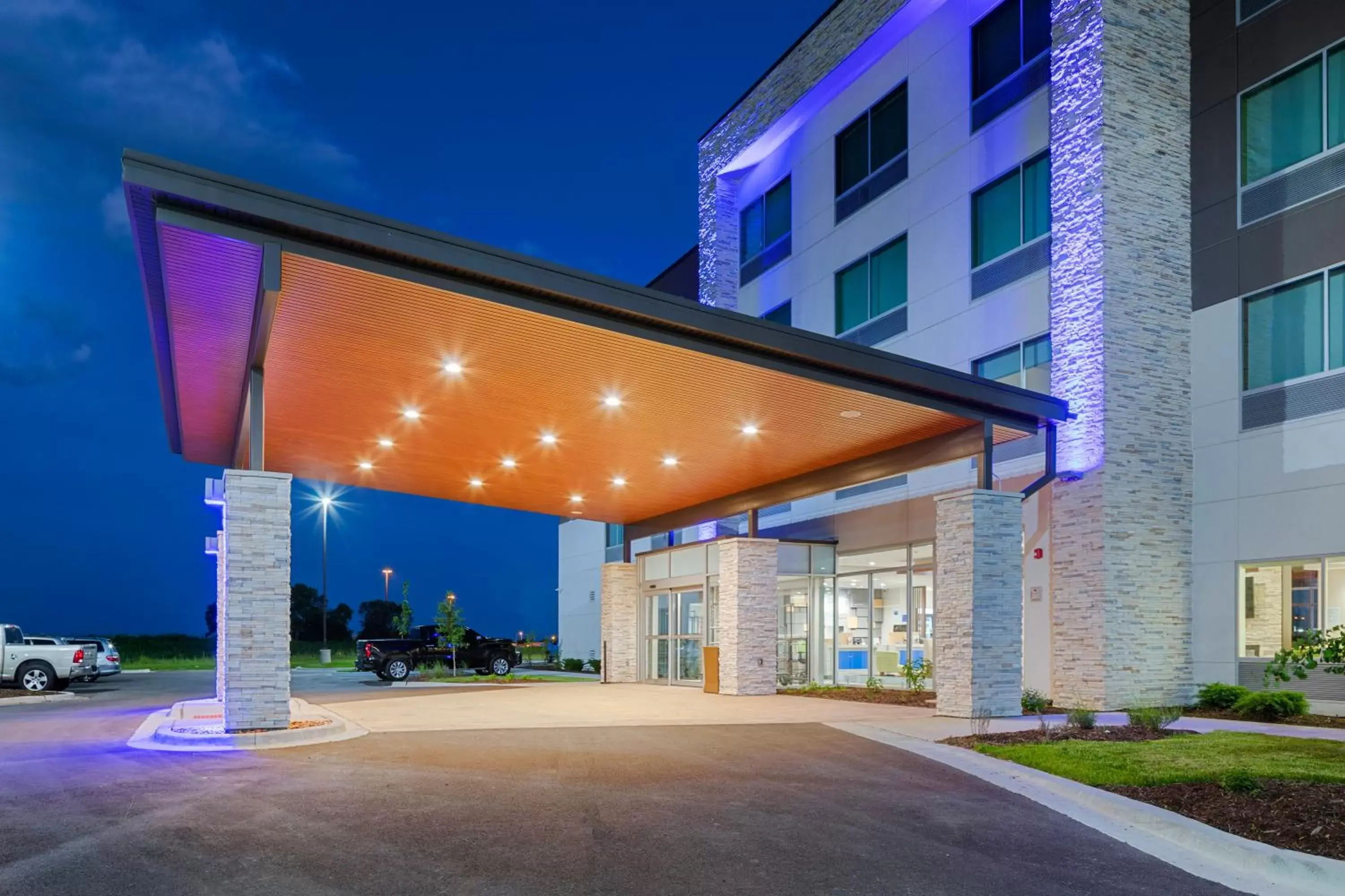 Property Building in Holiday Inn Express & Suites - Bourbonnais East - Bradley, an IHG Hotel