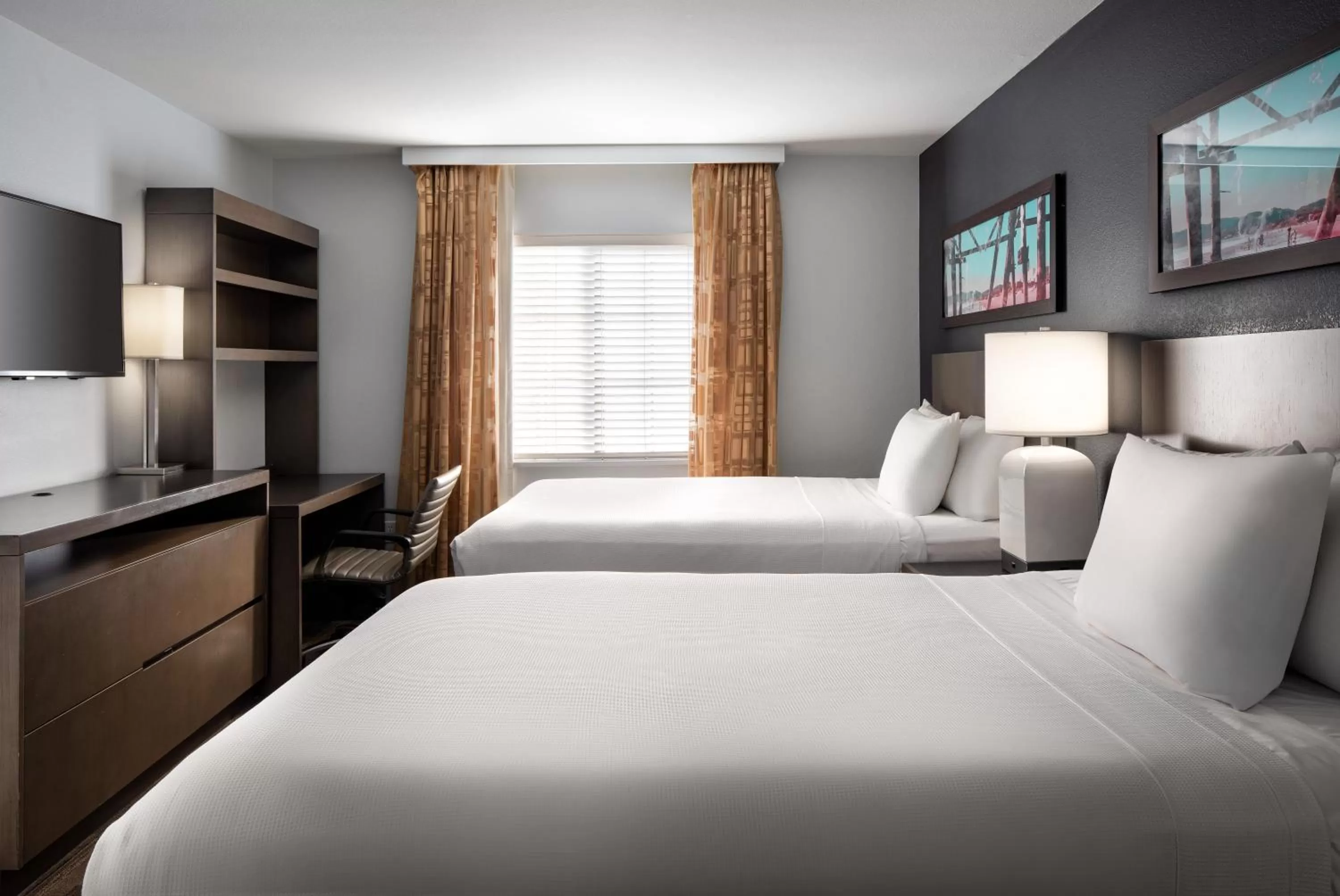 Bed in Hyatt House Denver Tech Center