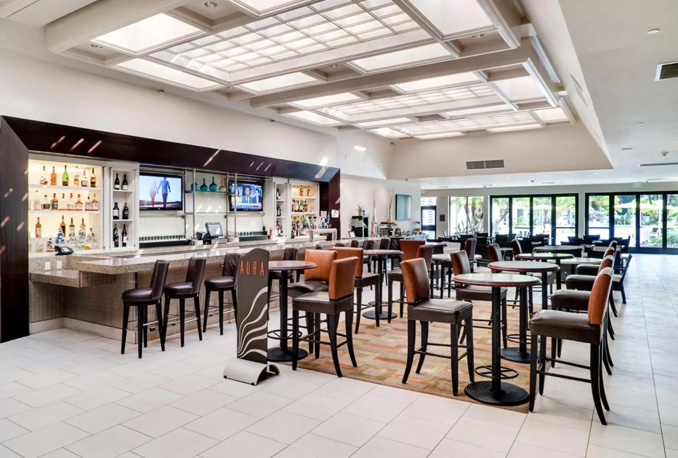 Restaurant/Places to Eat in Hilton Irvine/Orange County Airport