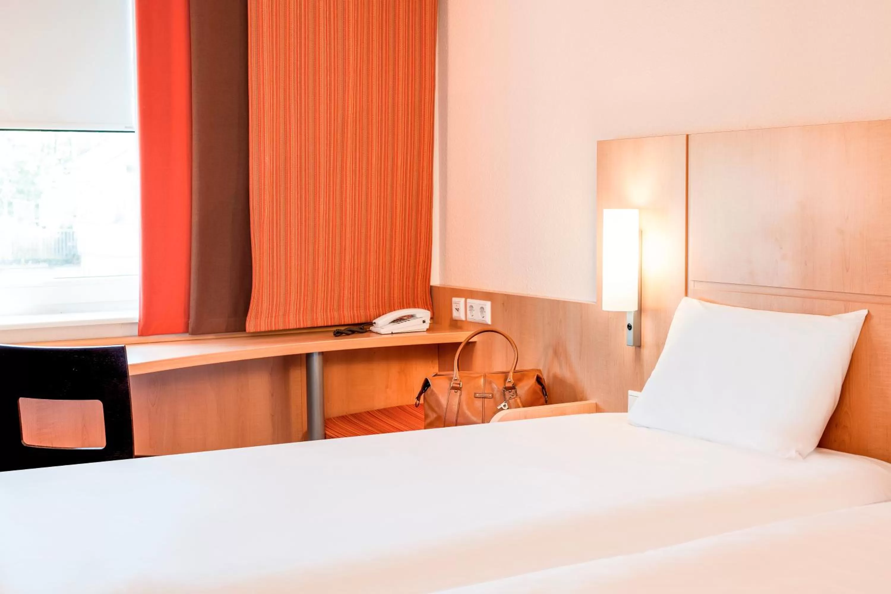 Bedroom, Bed in ibis London Elstree Borehamwood