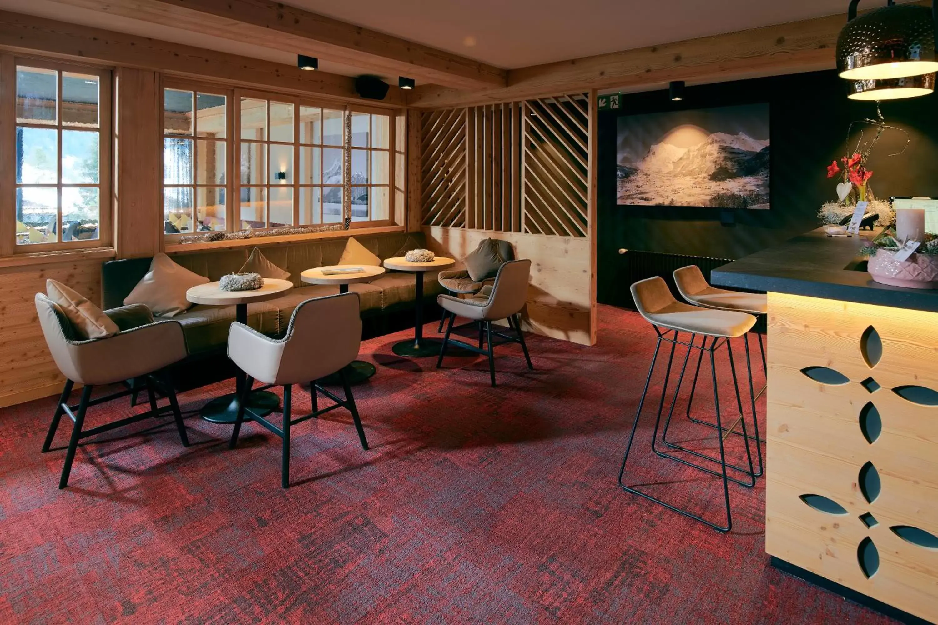 Seating area, Restaurant/Places to Eat in Hotel Central Wolter - Grindelwald