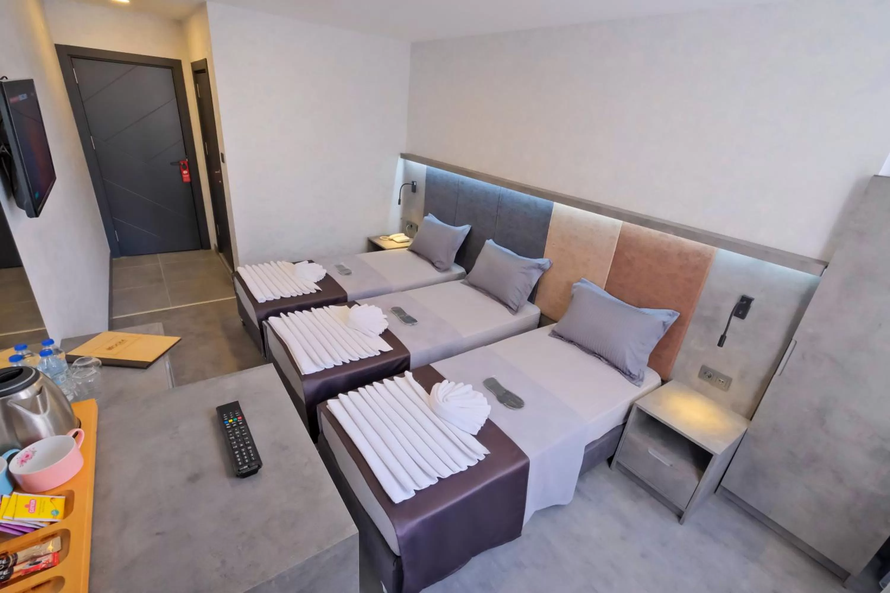 Photo of the whole room in The Queen Hotel