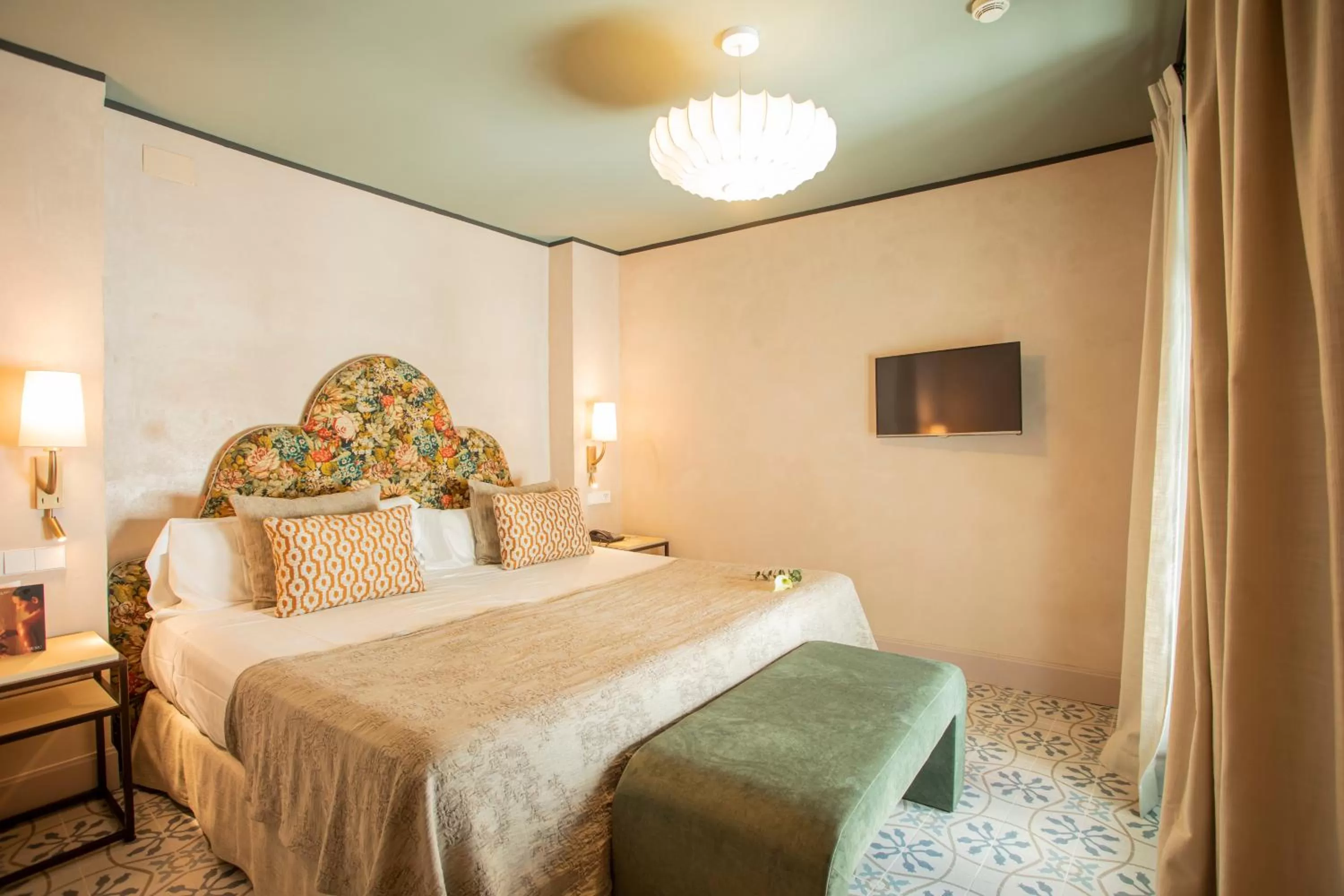 Bedroom, Bed in Hospes Las Casas del Rey de Baeza, a Member of Design Hotels