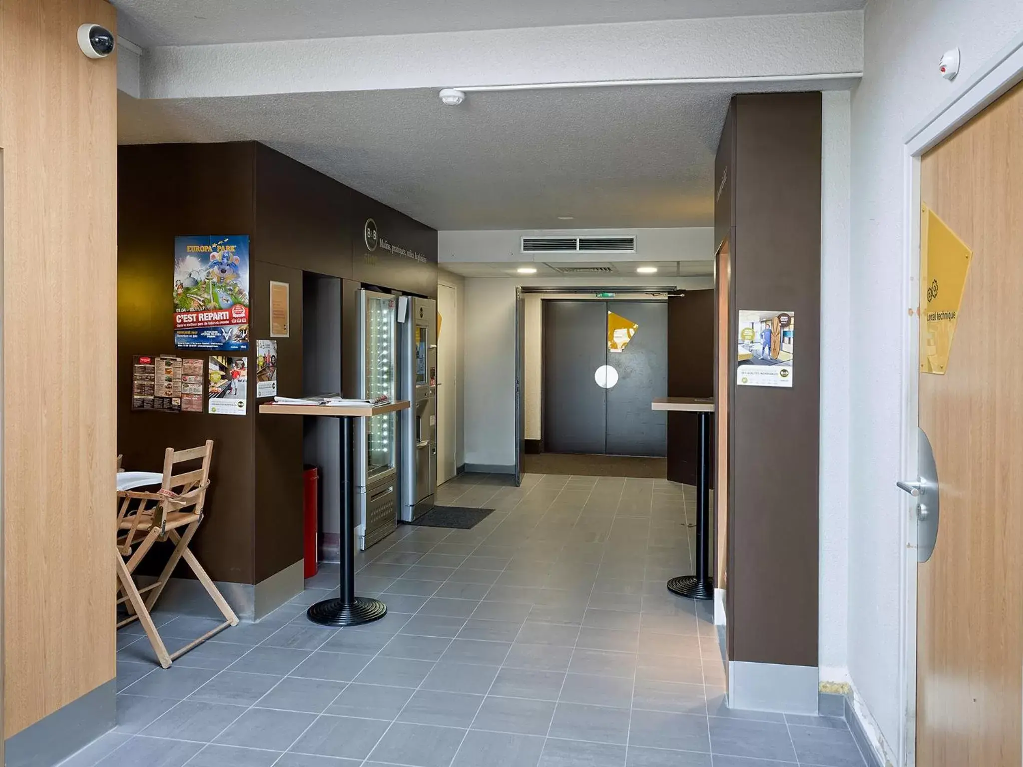 Lobby or reception in B&B HOTEL Colmar Vignobles Ouest