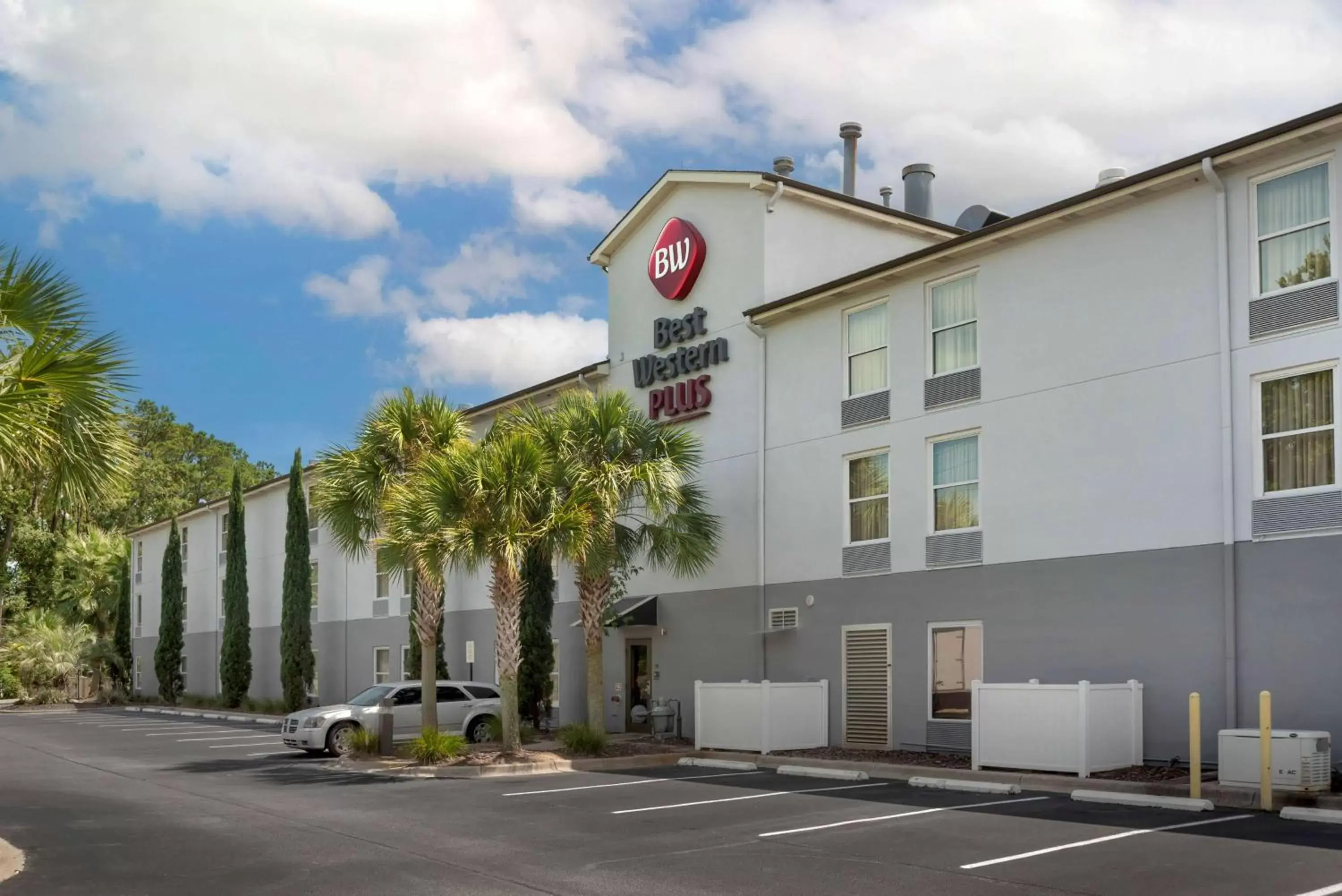 Property Building in Best Western Plus Tallahassee North Hotel