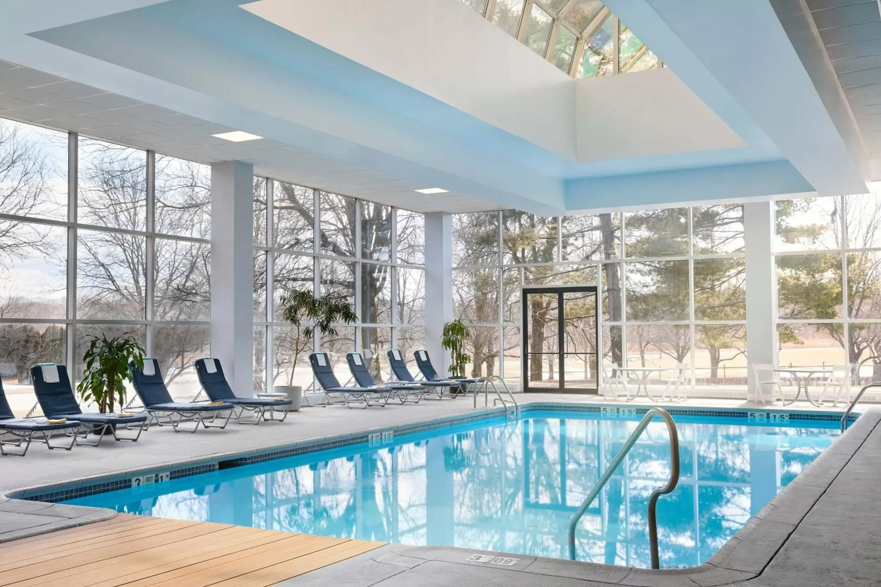 Swimming Pool in Sheraton Mahwah