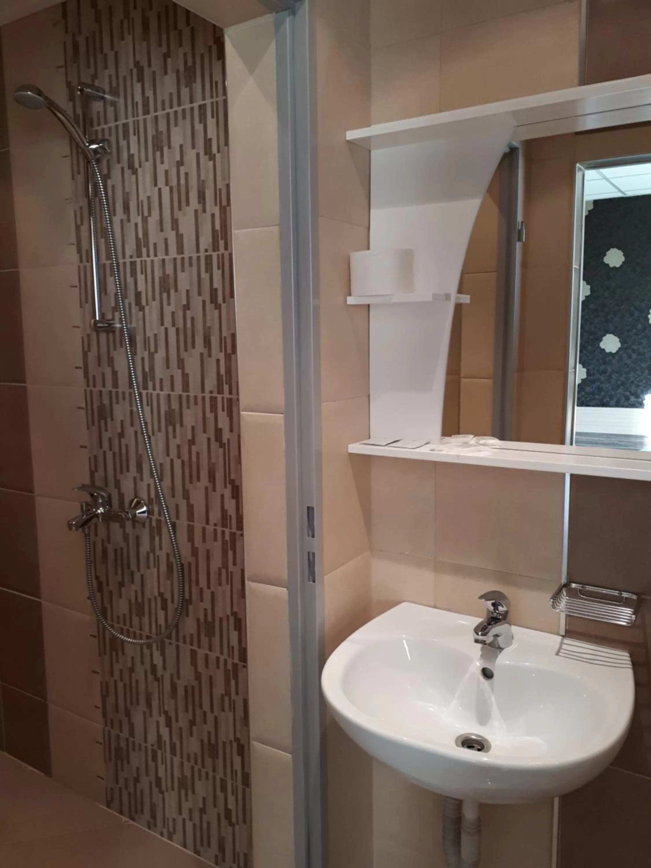 Bathroom in Hotel City