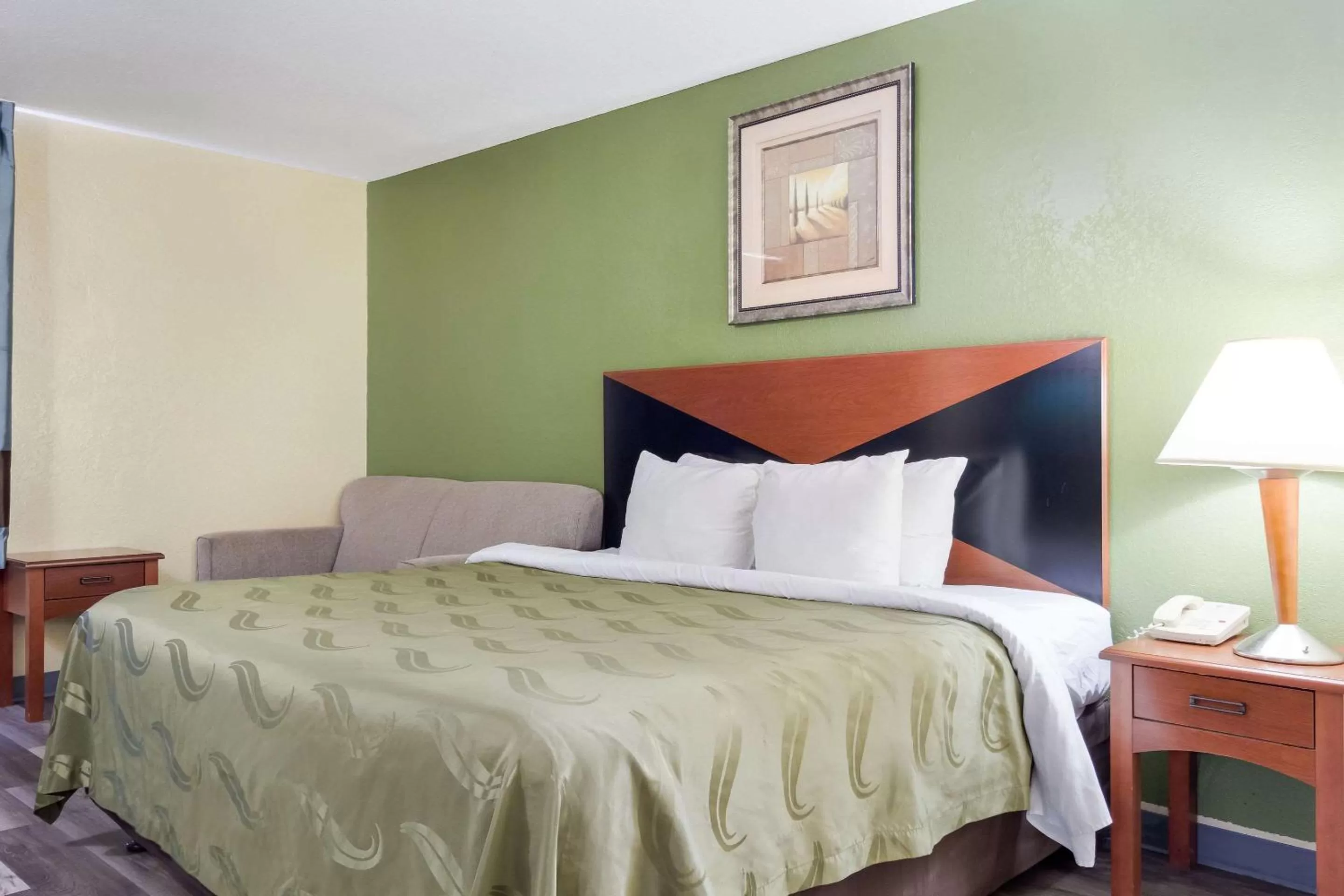 Bedroom, Bed in Quality Inn Baytown - Houston East