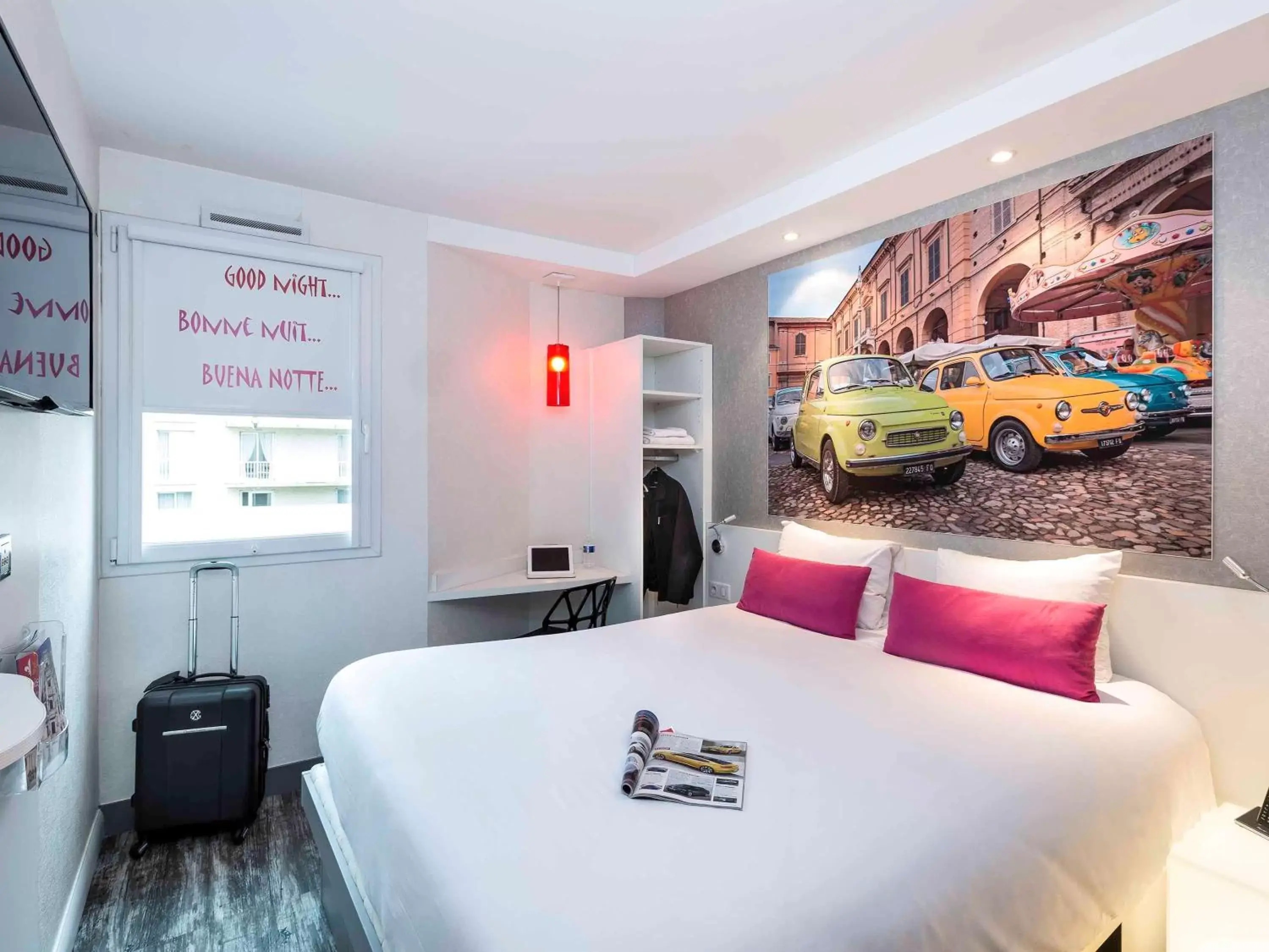 Photo of the whole room, Bed in ibis Styles Blois Centre Gare