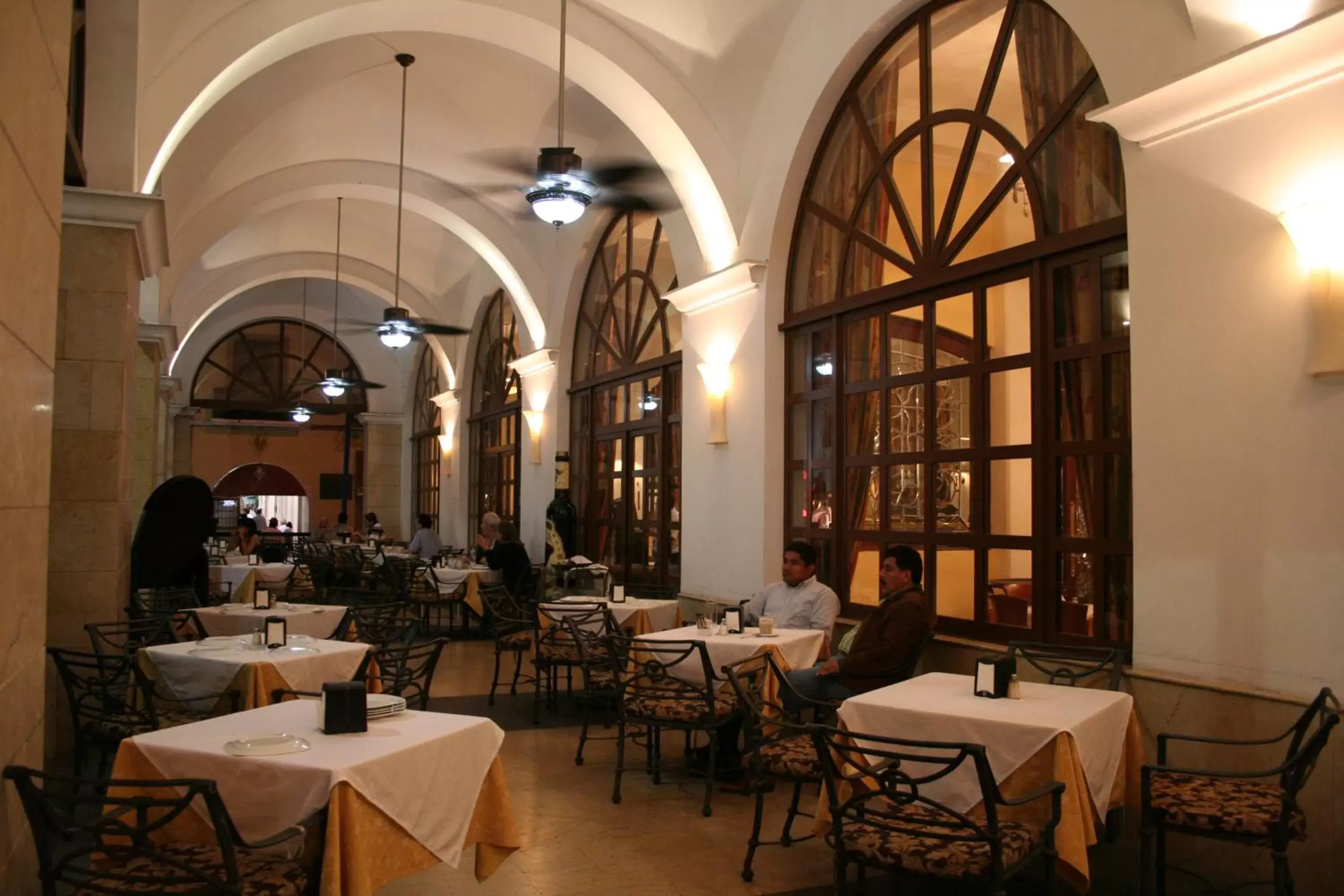 Restaurant/Places to Eat in Gran Hotel Diligencias