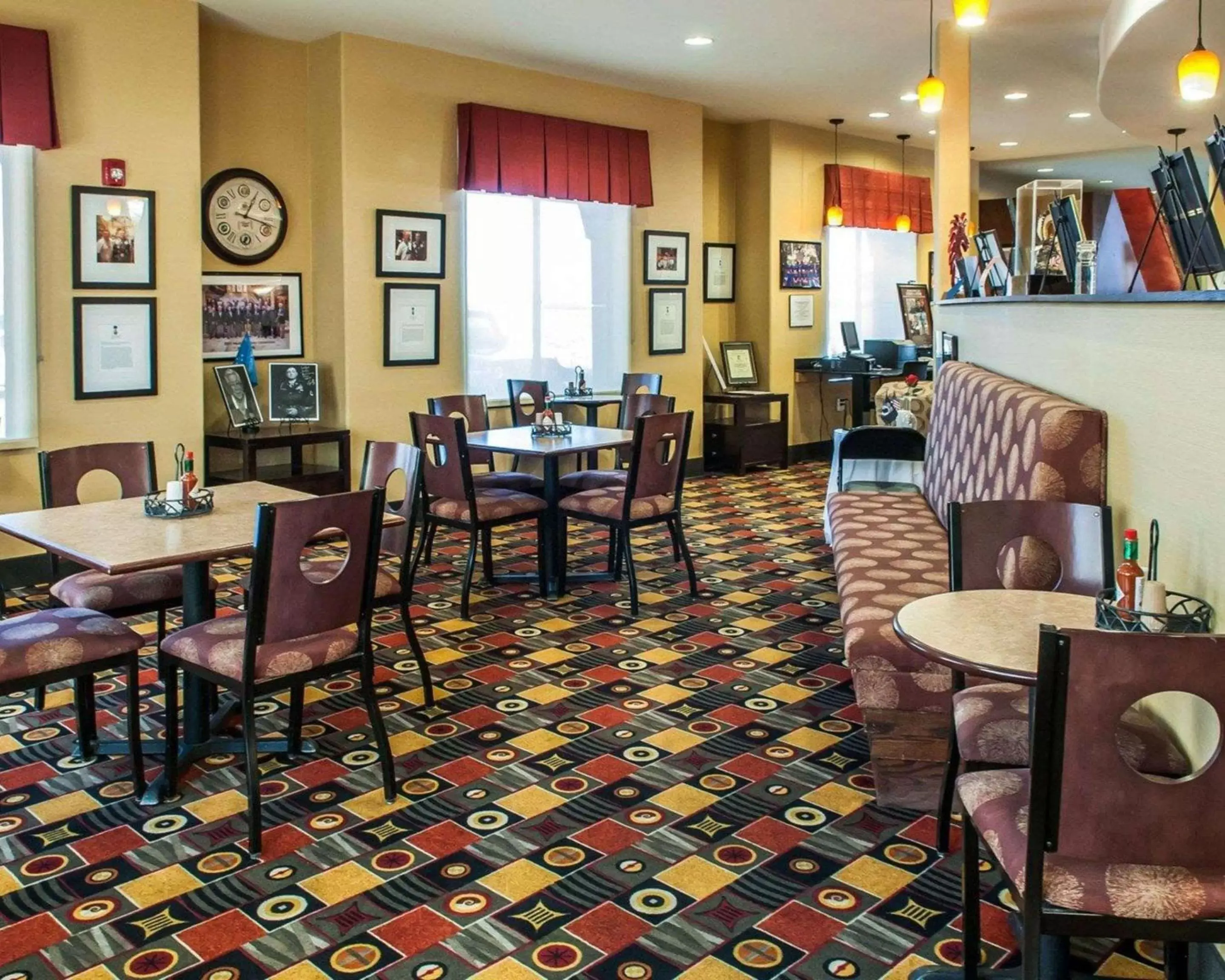 Restaurant/Places to Eat in Comfort Suites Gallup East Route 66 and I-40