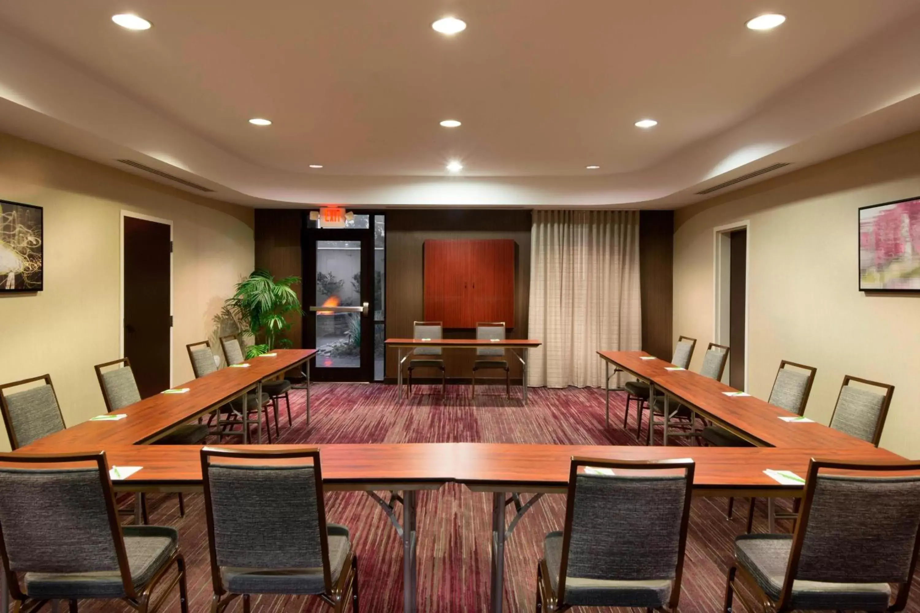 Meeting/conference room in Courtyard Greensboro Airport