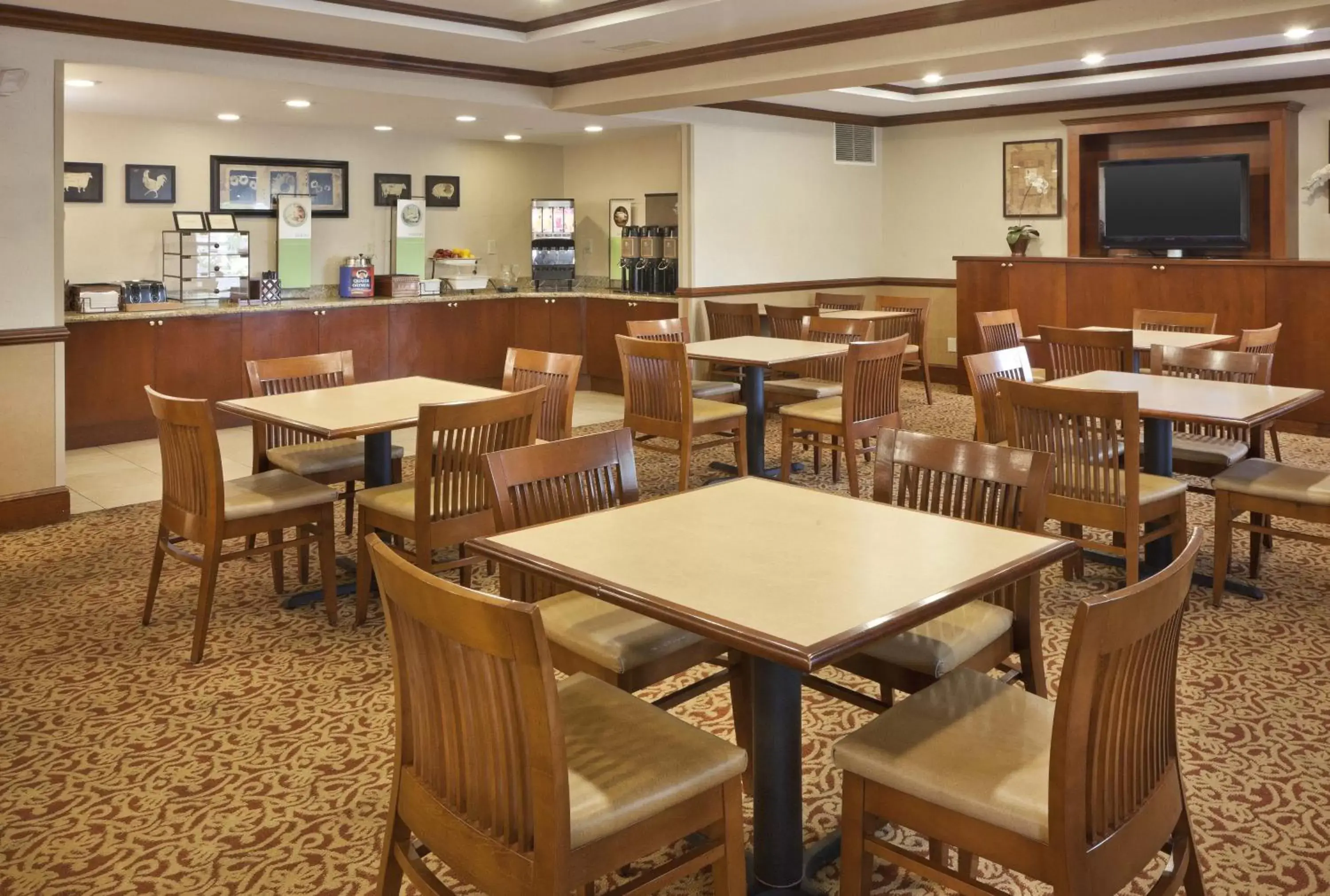 Restaurant/Places to Eat in Country Inn & Suites by Radisson, Potomac Mills Woodbridge, VA