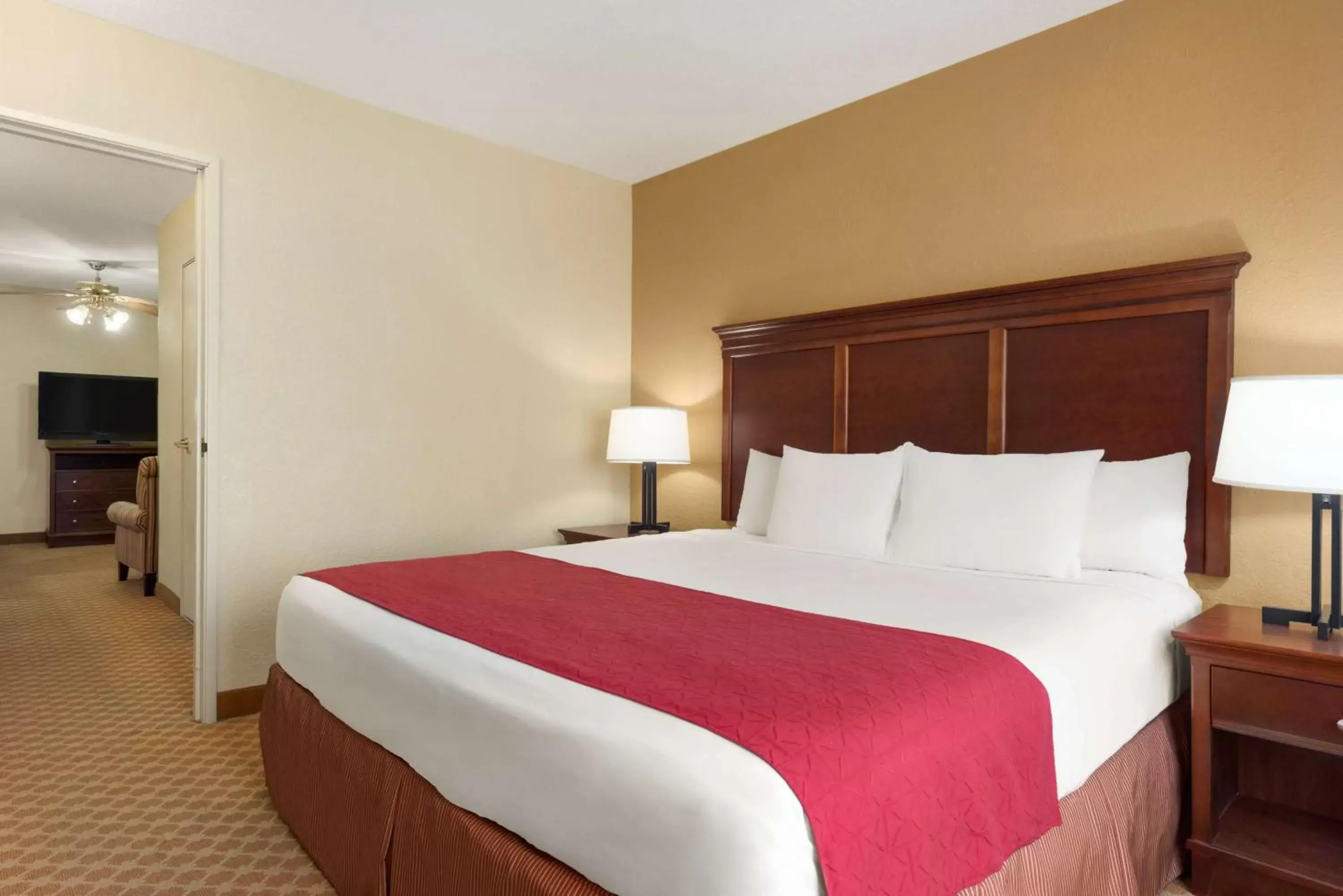 Photo of the whole room, Bed in Country Inn & Suites by Radisson, Topeka West, KS