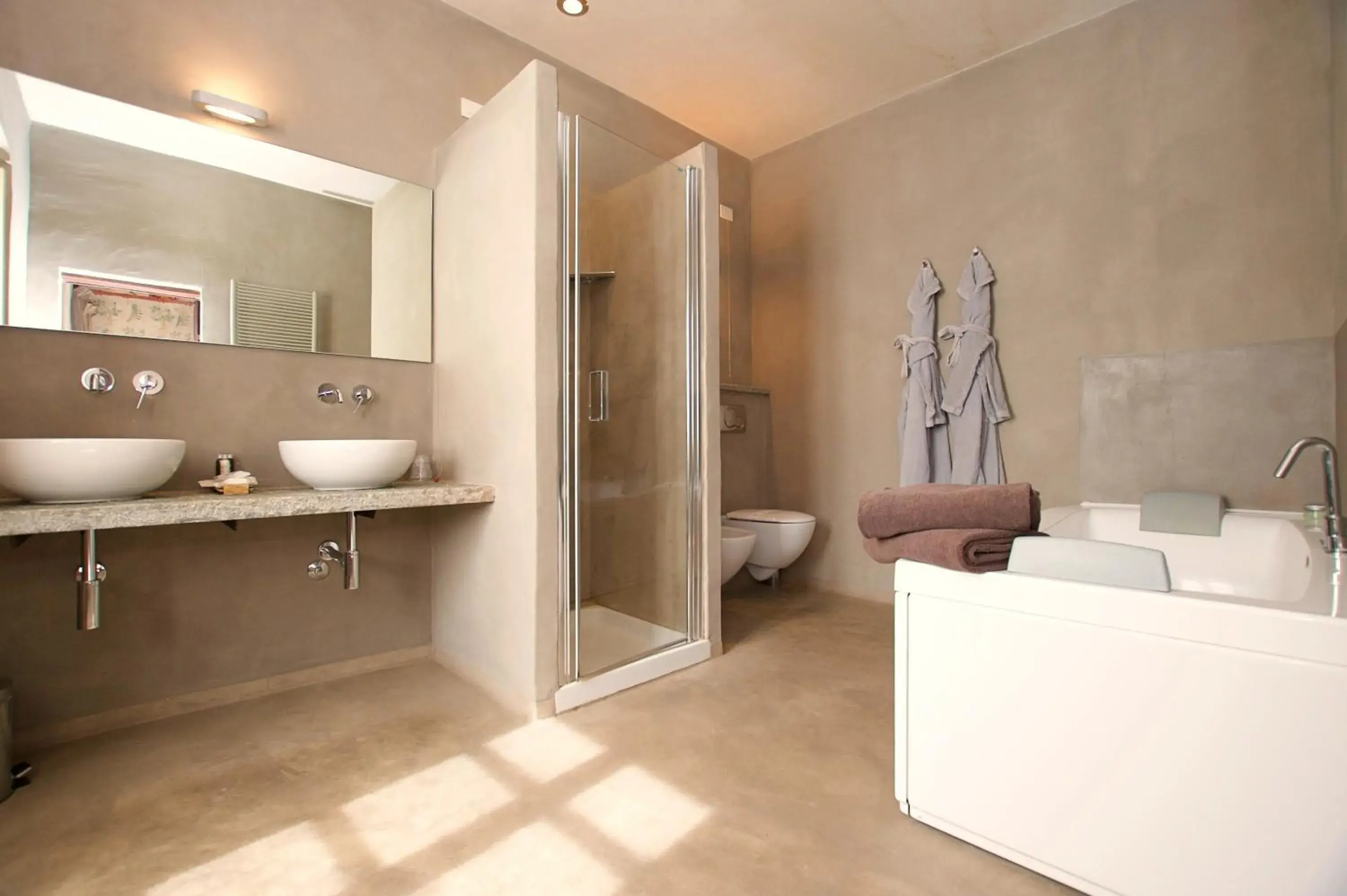 Shower, Bathroom in Hotel San Giovanni Resort