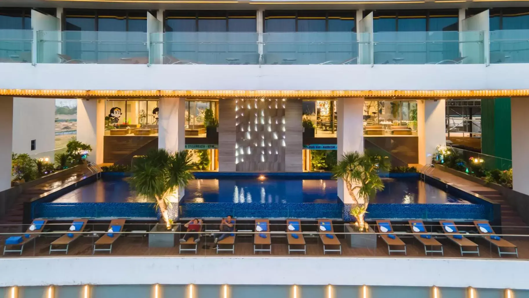 Property building in Queen Ann Nha Trang Hotel Property building in Queen Ann Nha Trang Hotel