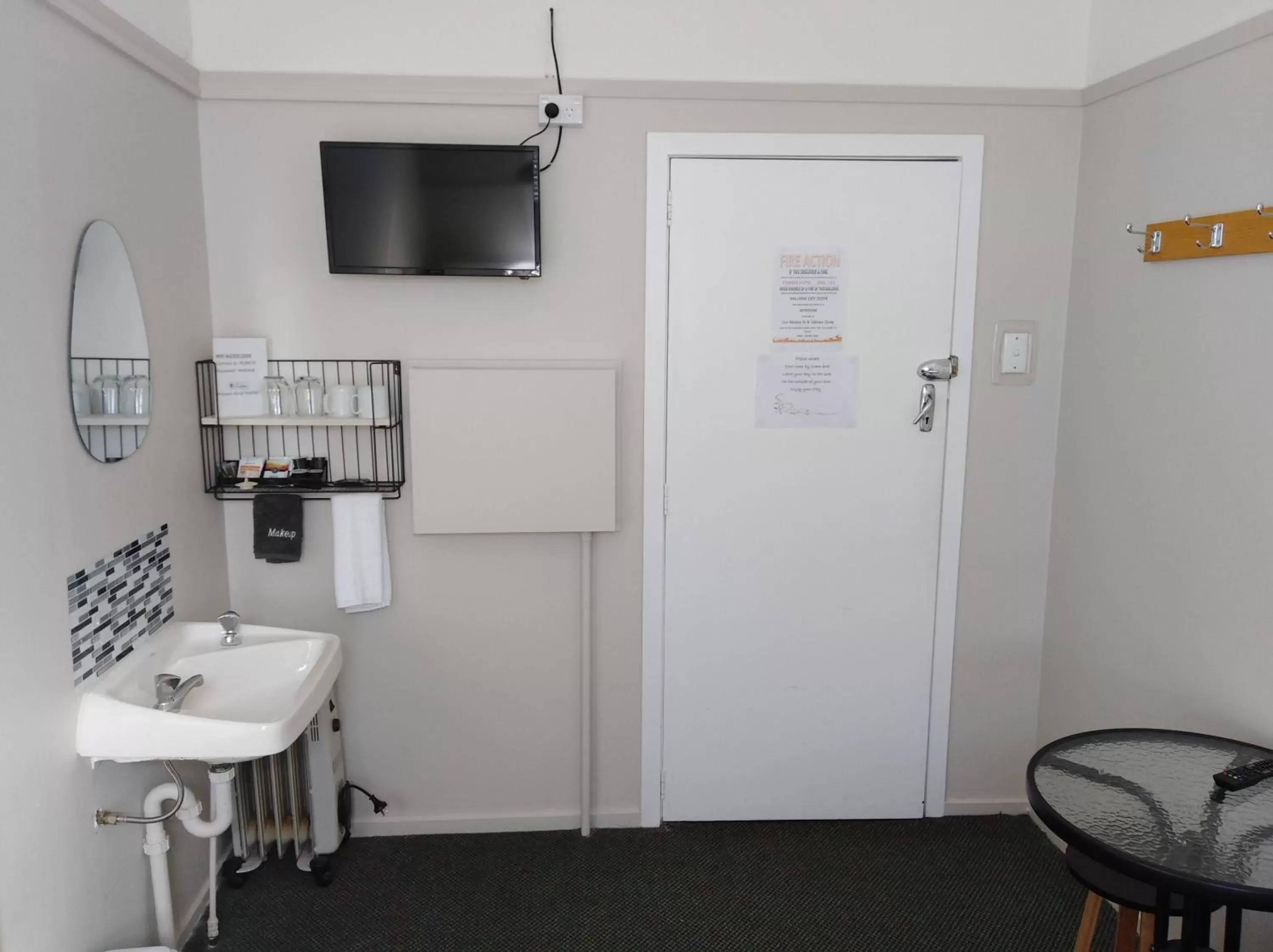 Standard Twin Room with Shared Bathroom - single occupancy in Hokitika Pioneer Hotel Standard Twin Room with Shared Bathroom - single occupancy in Hokitika Pioneer Hotel
