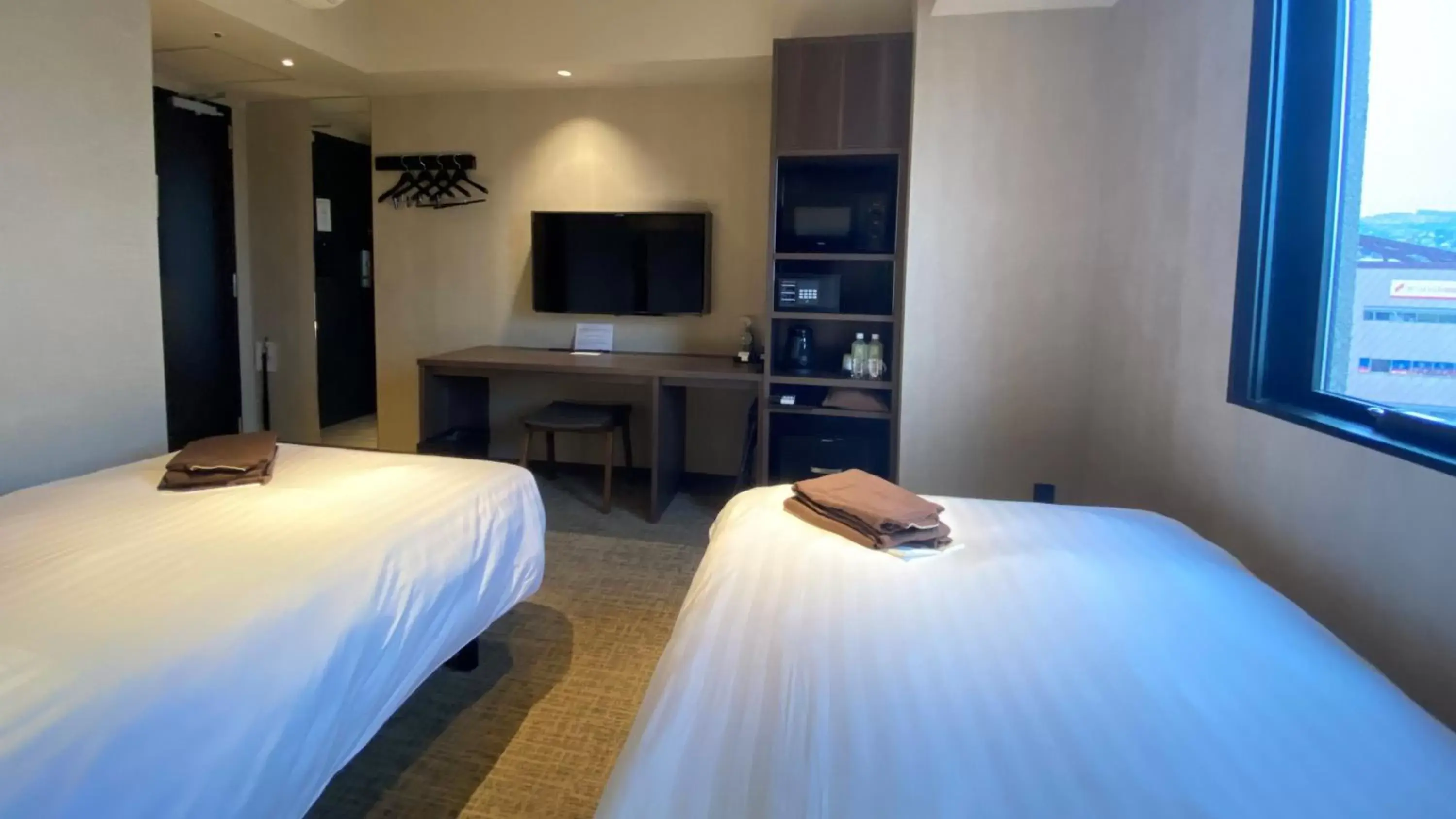 Photo of the whole room, Bed in hotel H2 TRIP&BUSINESS NAGASAKI Photo of the whole room, Bed in hotel H2 TRIP&BUSINESS NAGASAKI