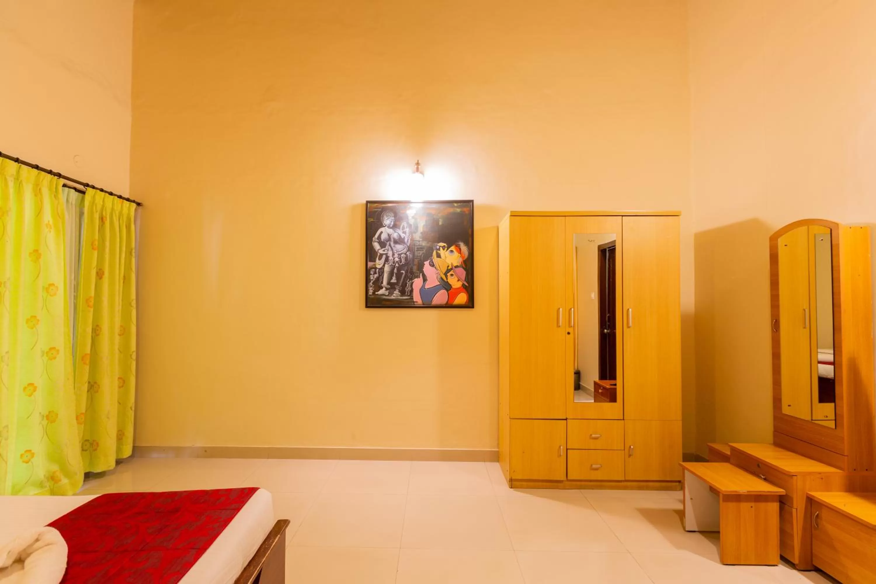 Bed in KSTDC Hotel Mayura Velapuri Belur