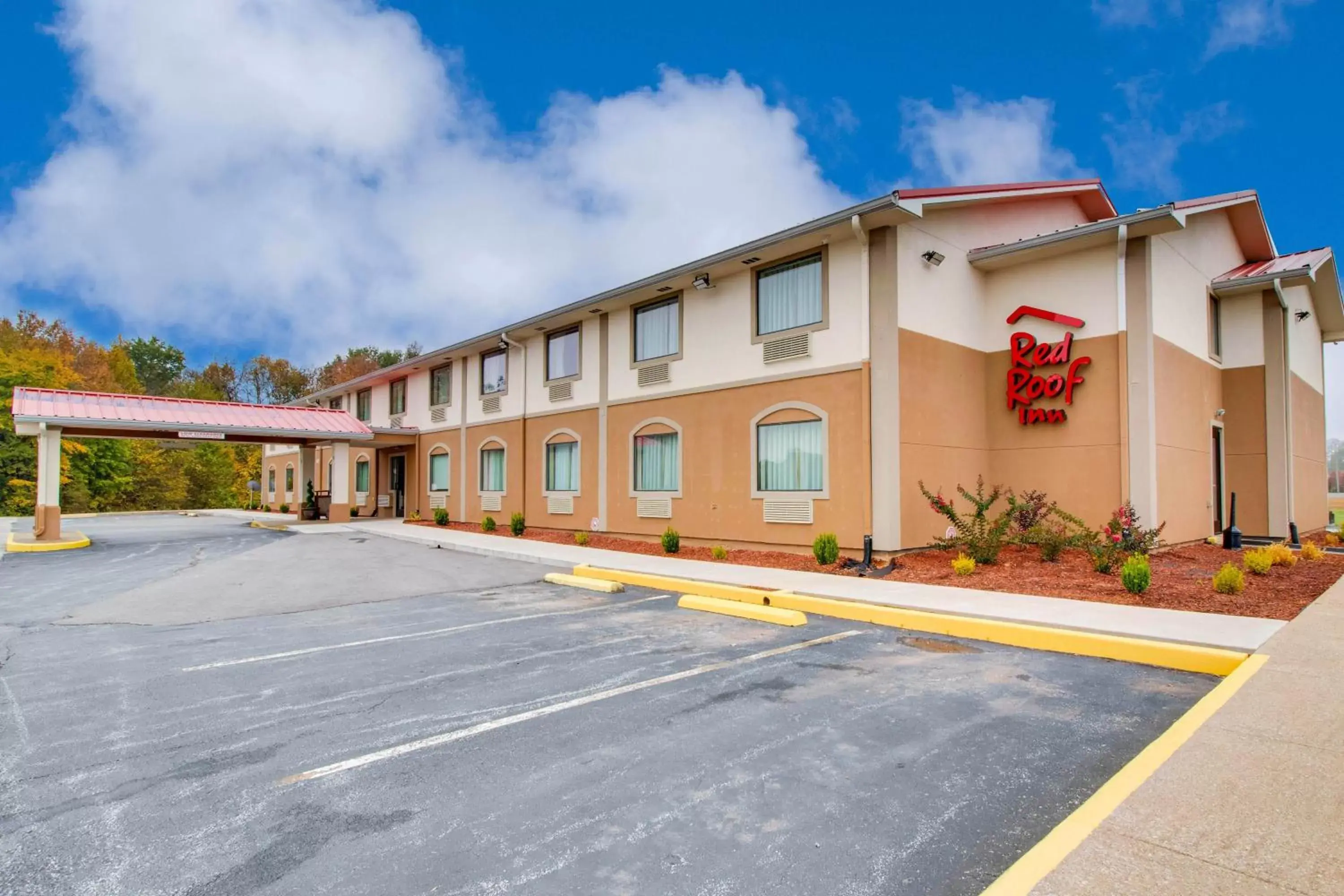 Property Building in Red Roof Inn Franklin, KY