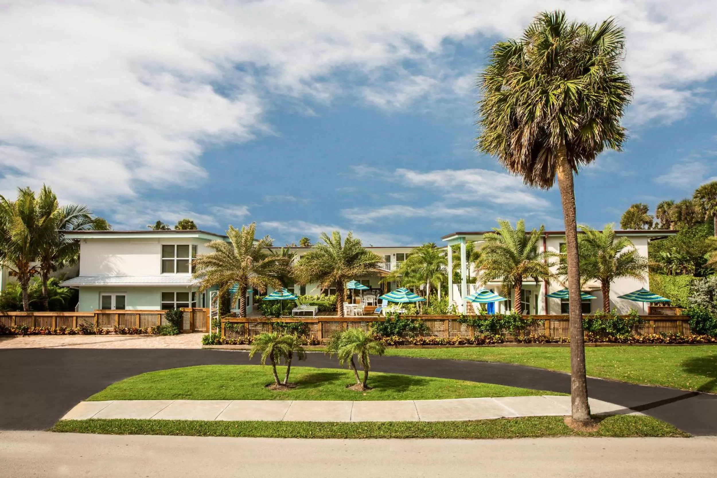 Facade/entrance in Sun Dek Beach House