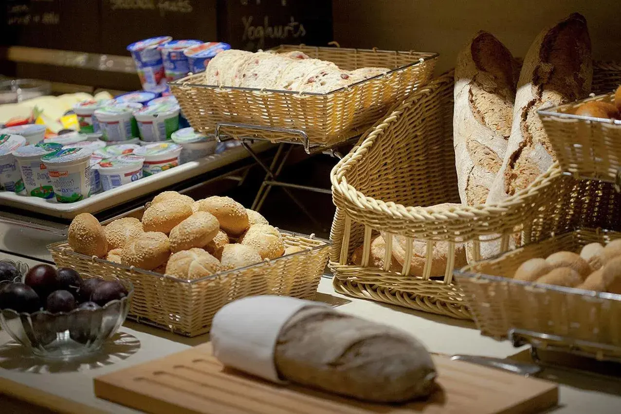 Breakfast in Ilonn Hotel Breakfast in Ilonn Hotel