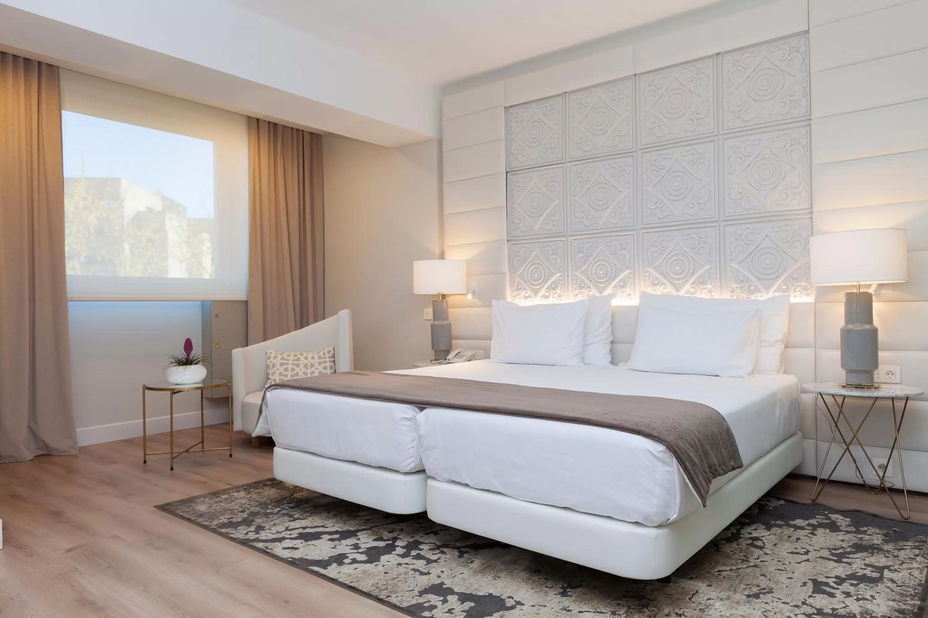 Photo of the whole room, Bed in Hotel Tres Reyes Pamplona