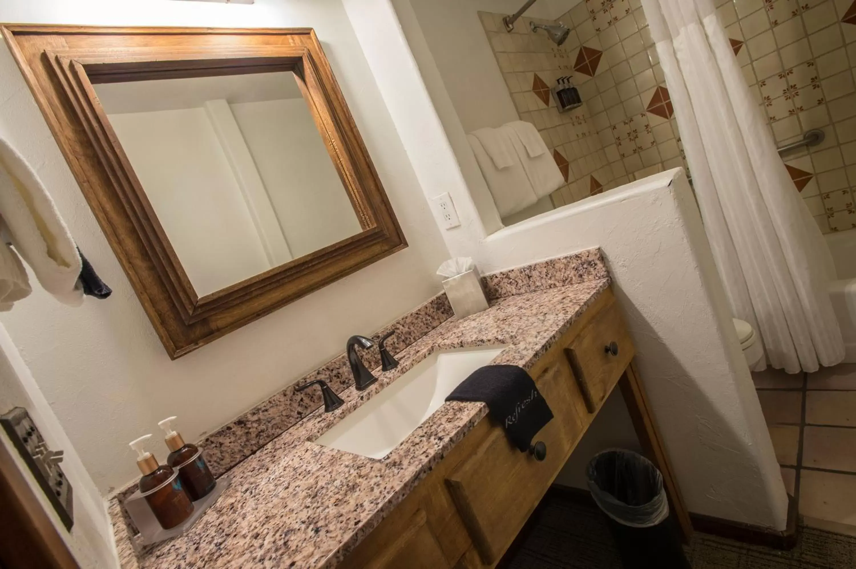 Bathroom in Table Mountain Inn