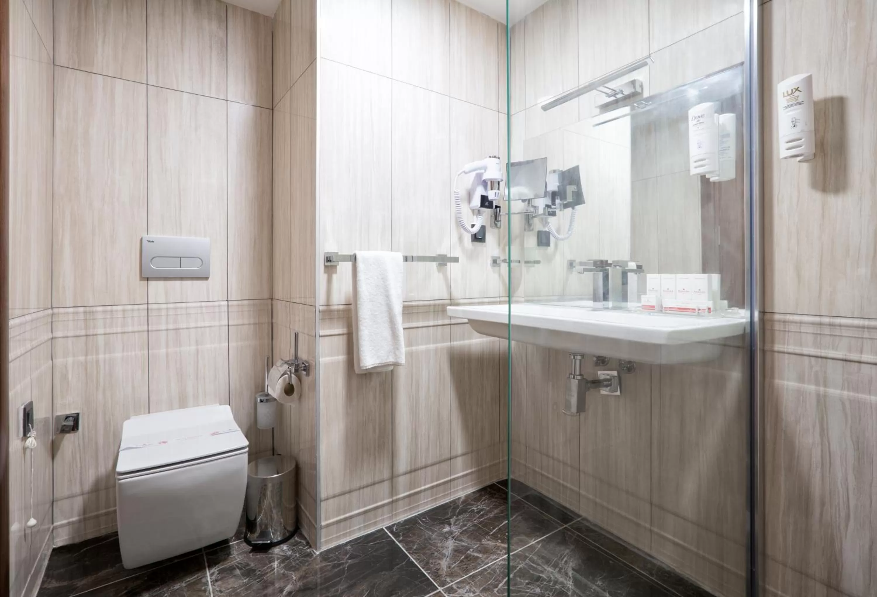 Shower in Ramada Hotel by Wyndham Edirne