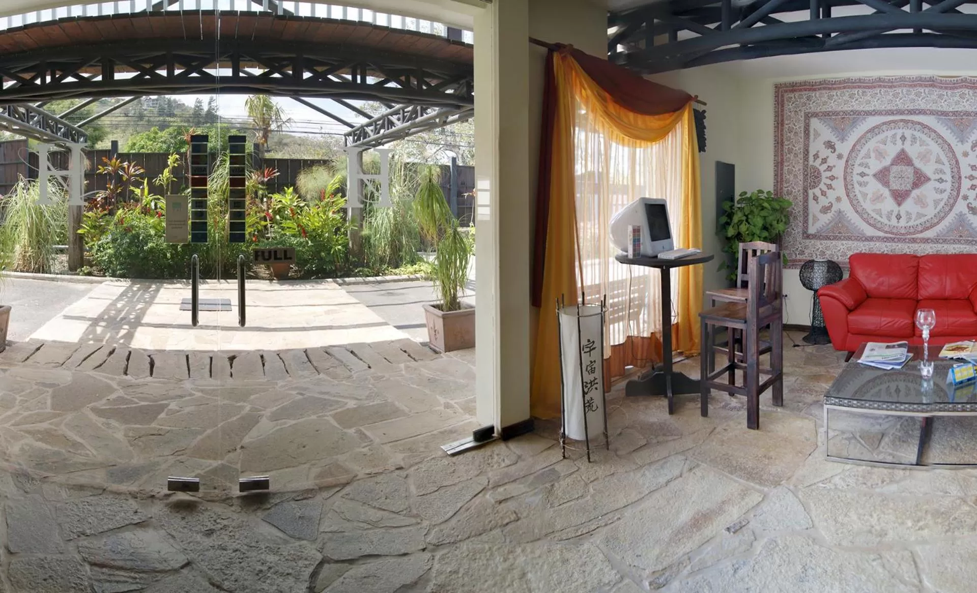 Facade/entrance in Hotel Luisiana