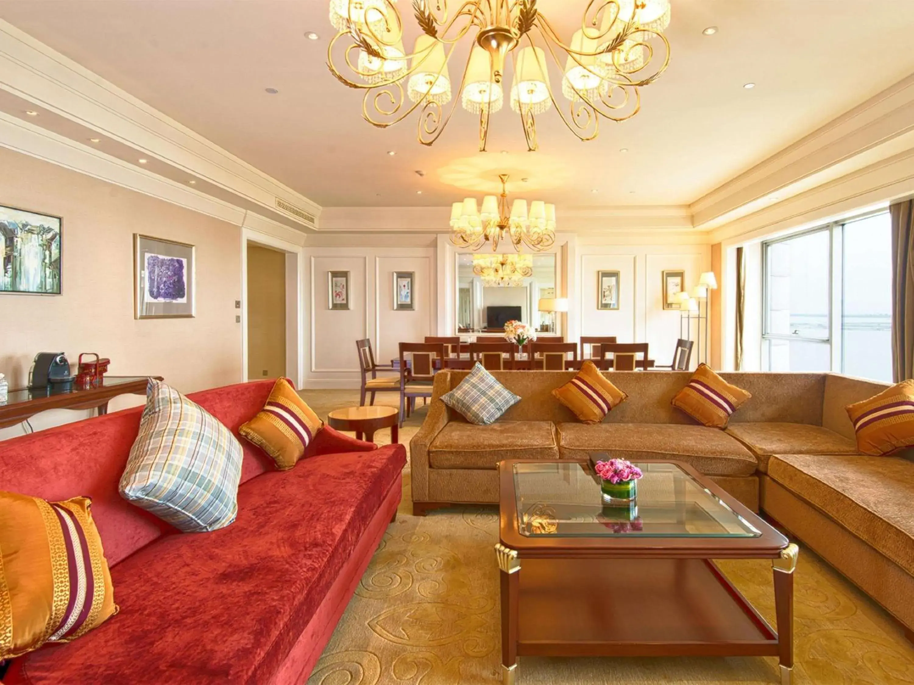 Photo of the whole room, Seating Area in Fairmont Yangcheng Lake Kunshan