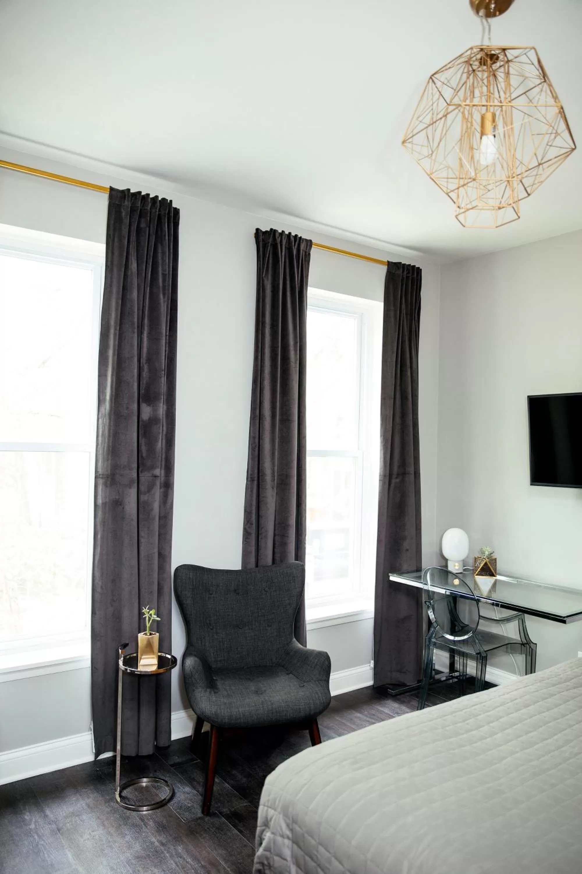 Decorative detail, Bed in Wicker Park Inn