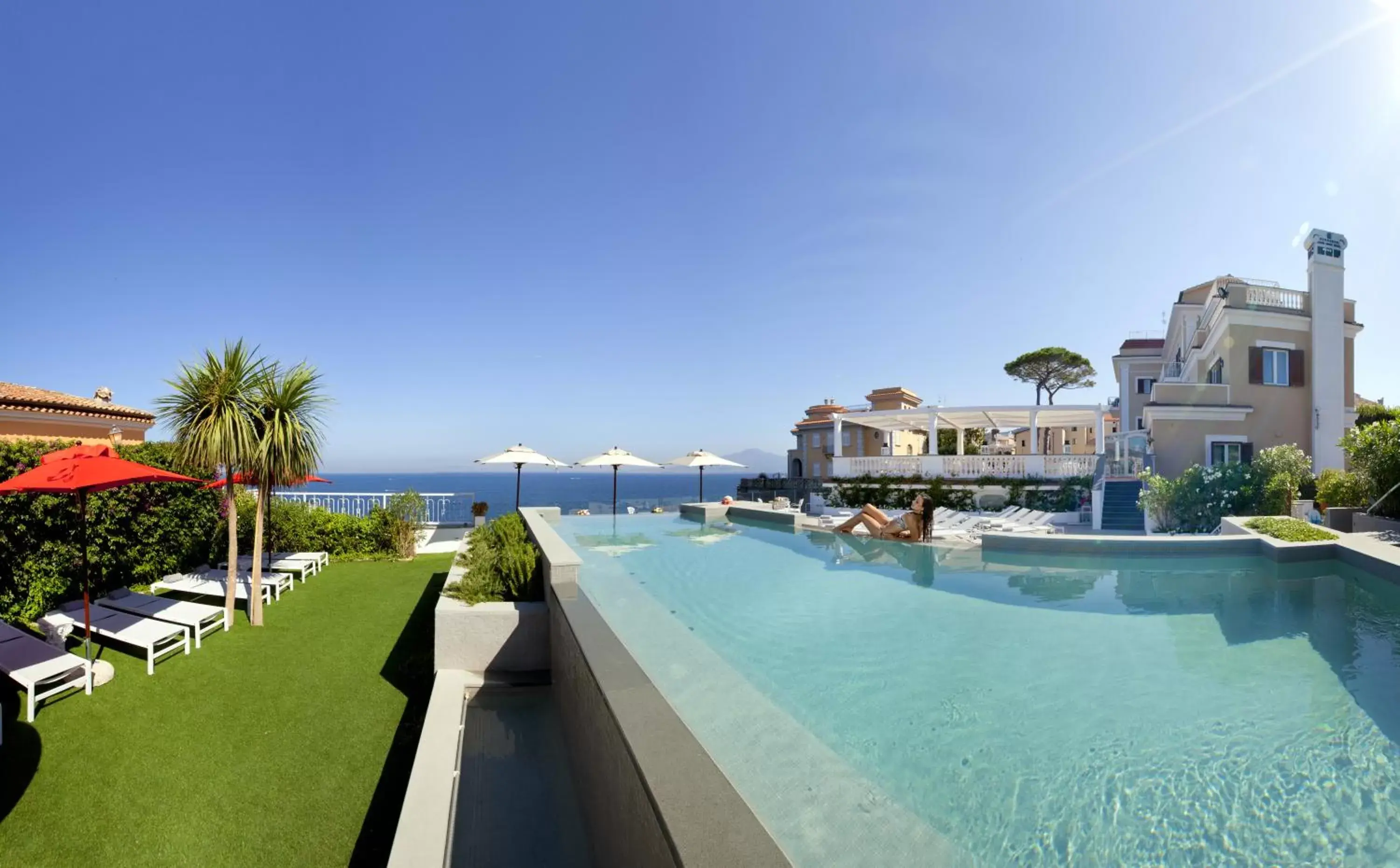 Swimming Pool in Hotel Corallo Sorrento