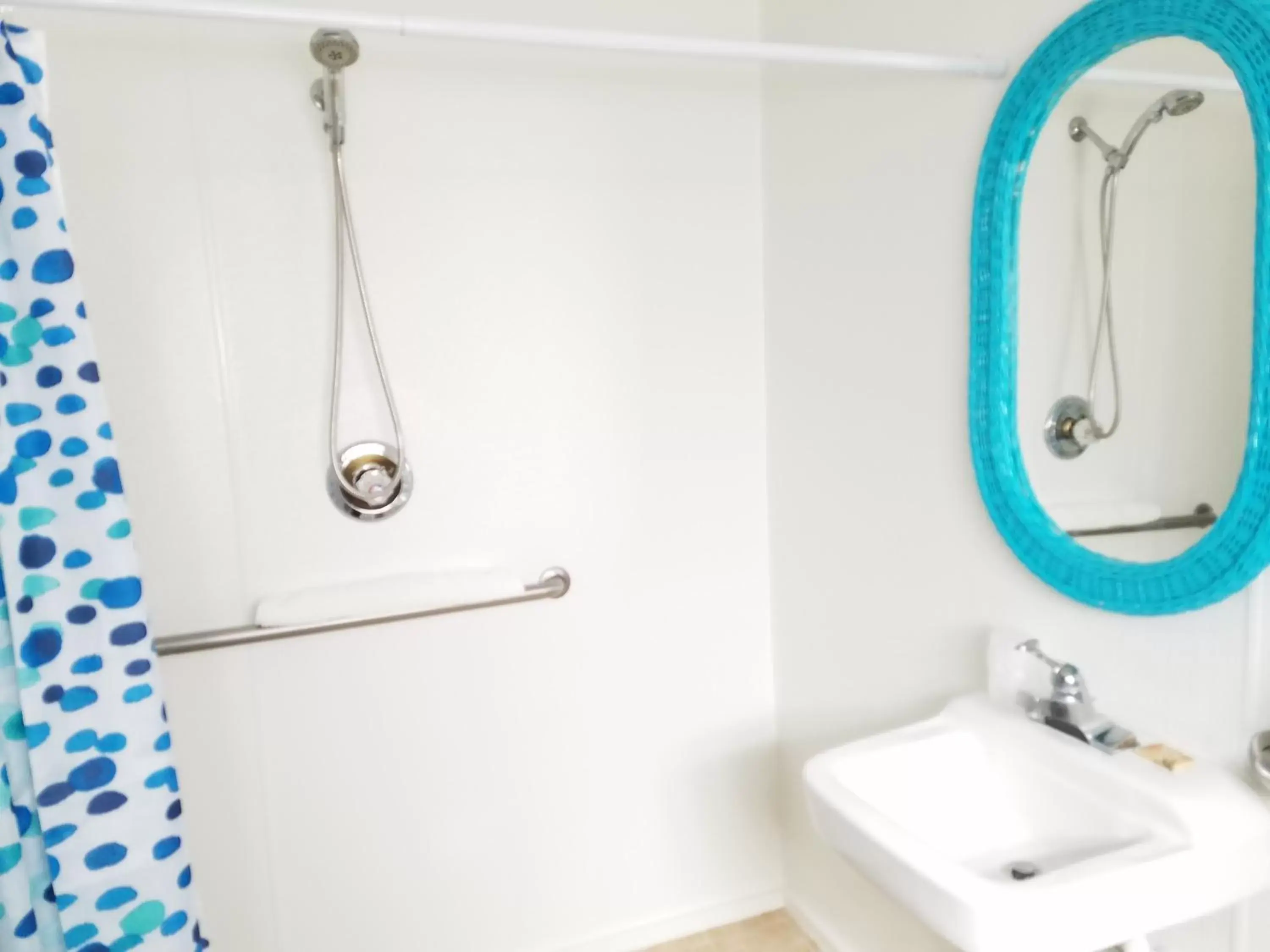 Shower, Bathroom in Blind Pass Resort Motel