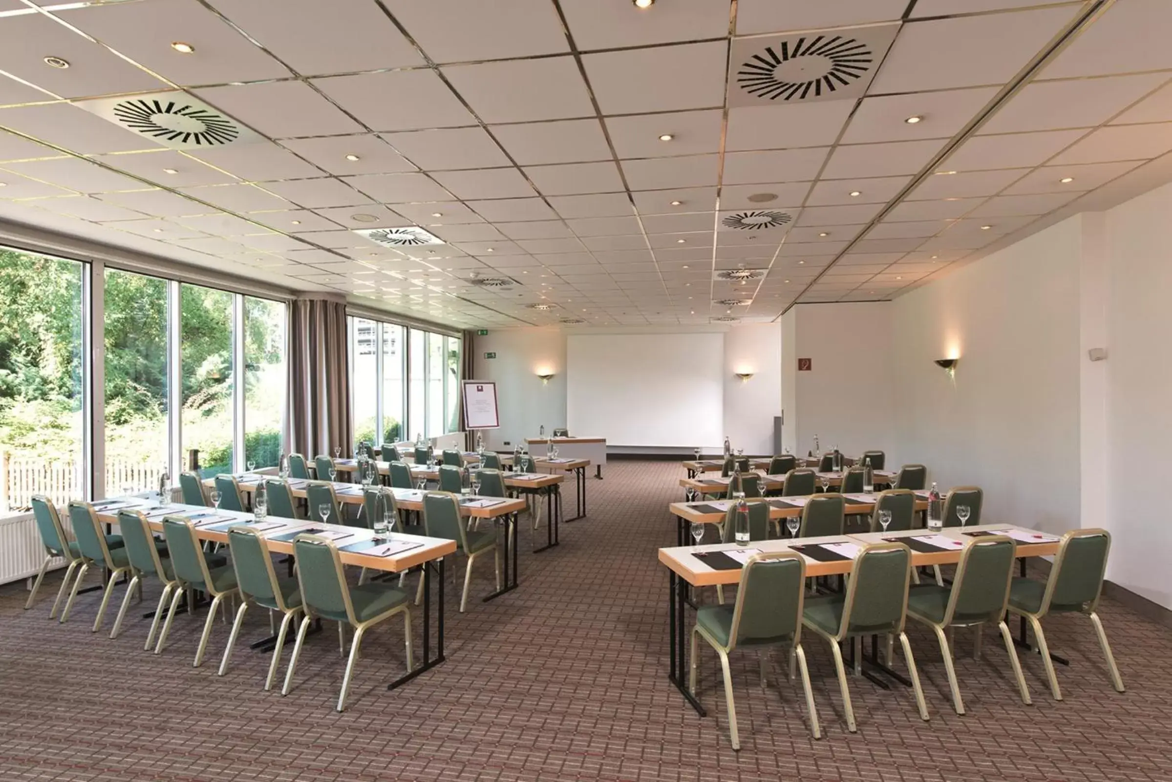 Business facilities in Leonardo Hotel Köln Bonn Airport