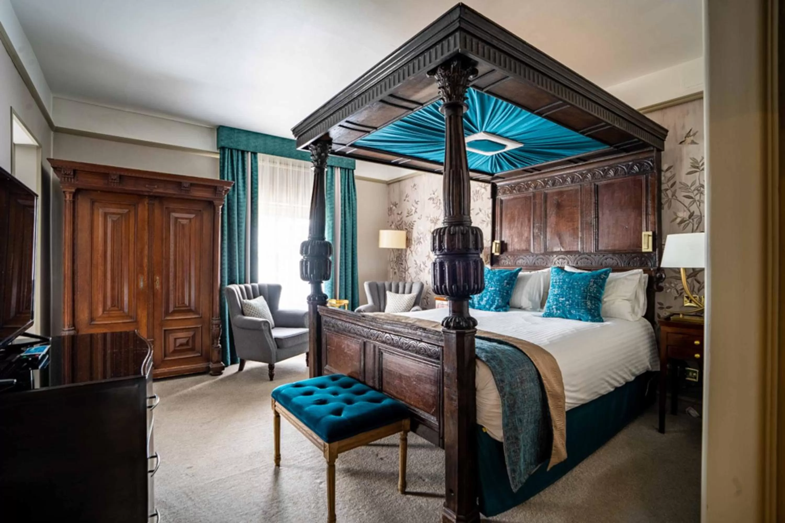 Photo of the whole room, Bed in The Swan Hotel, Wells, Somerset - The Coaching Inn Group