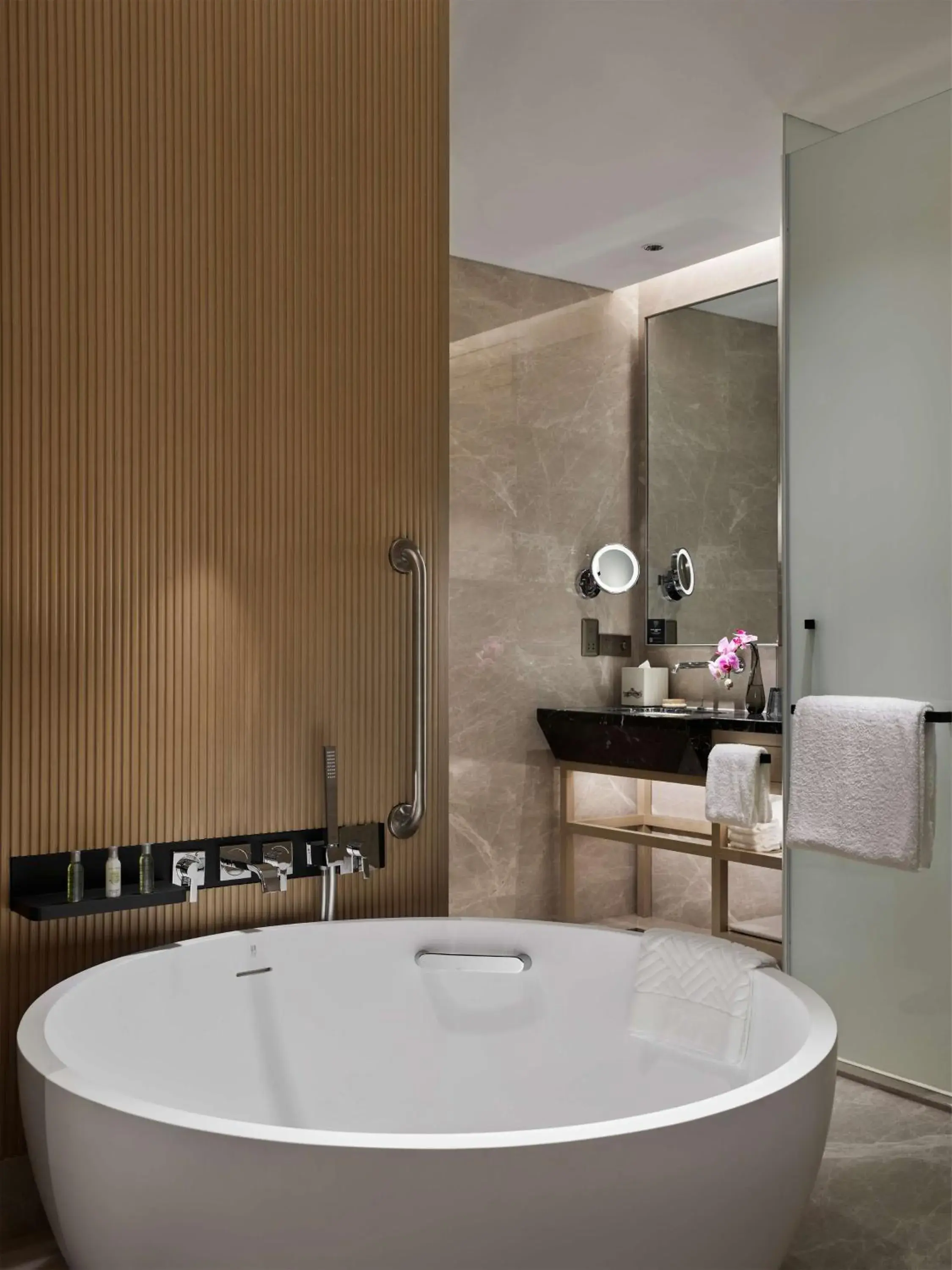 Bathroom in Hilton Shanghai Songjiang Guangfulin