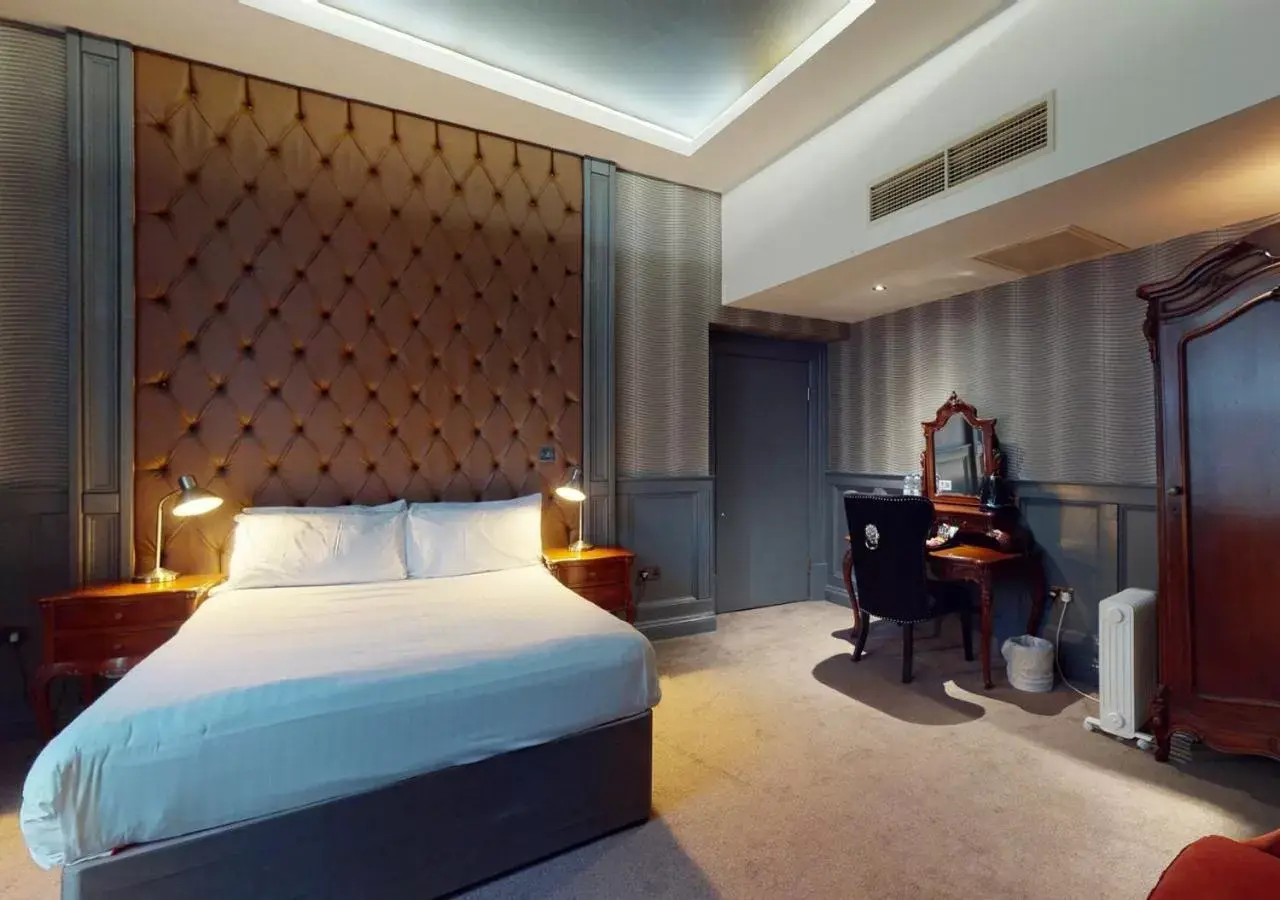 Bedroom, Bed in The Coal Exchange Hotel