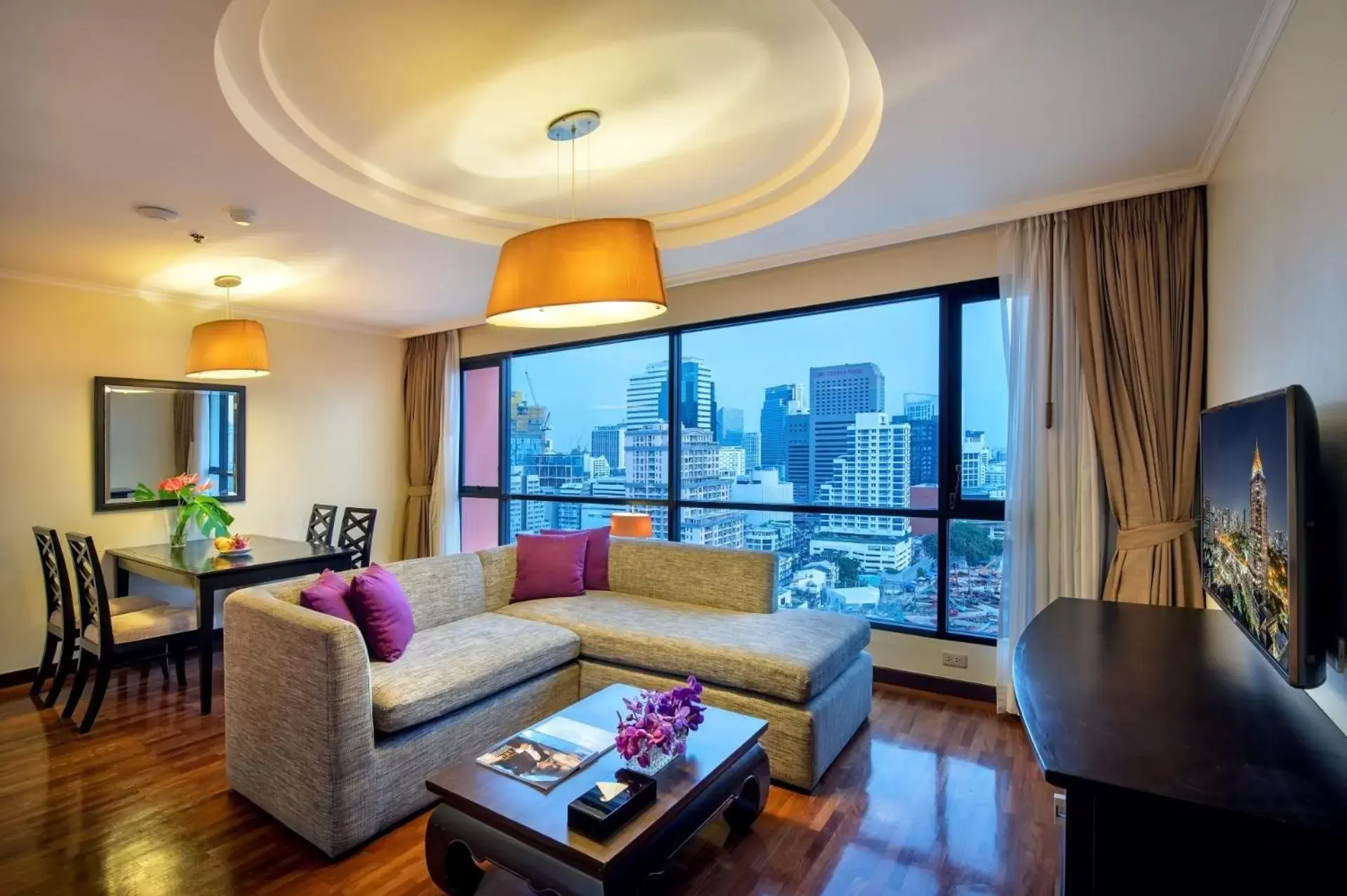 Communal lounge/ TV room, Seating Area in Bandara Suites Silom, Bangkok - SHA Extra Plus