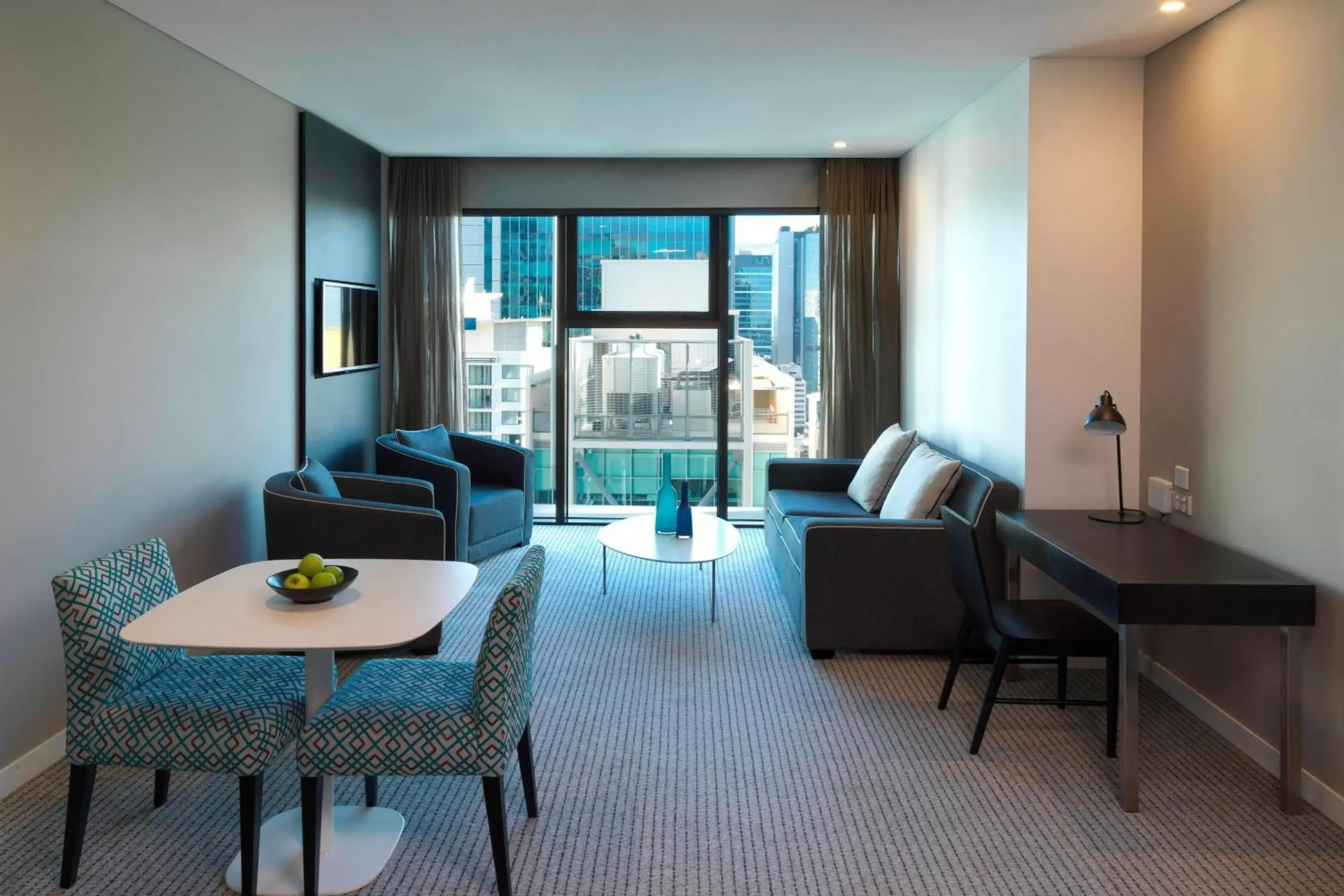 Bedroom, Seating Area in Four Points by Sheraton Brisbane