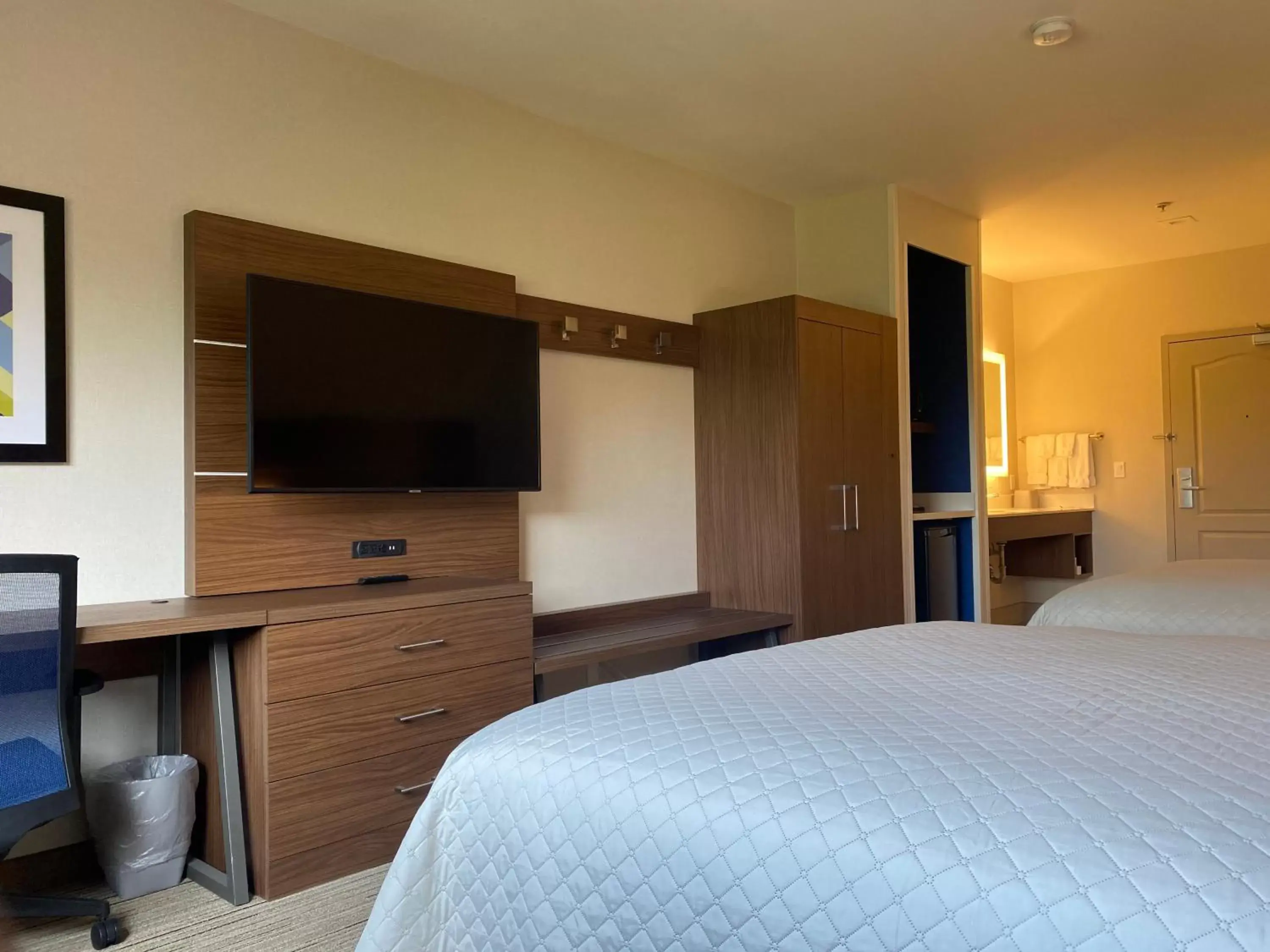 Bedroom, Bed in Hotel Fairchild Bedroom, Bed in Hotel Fairchild