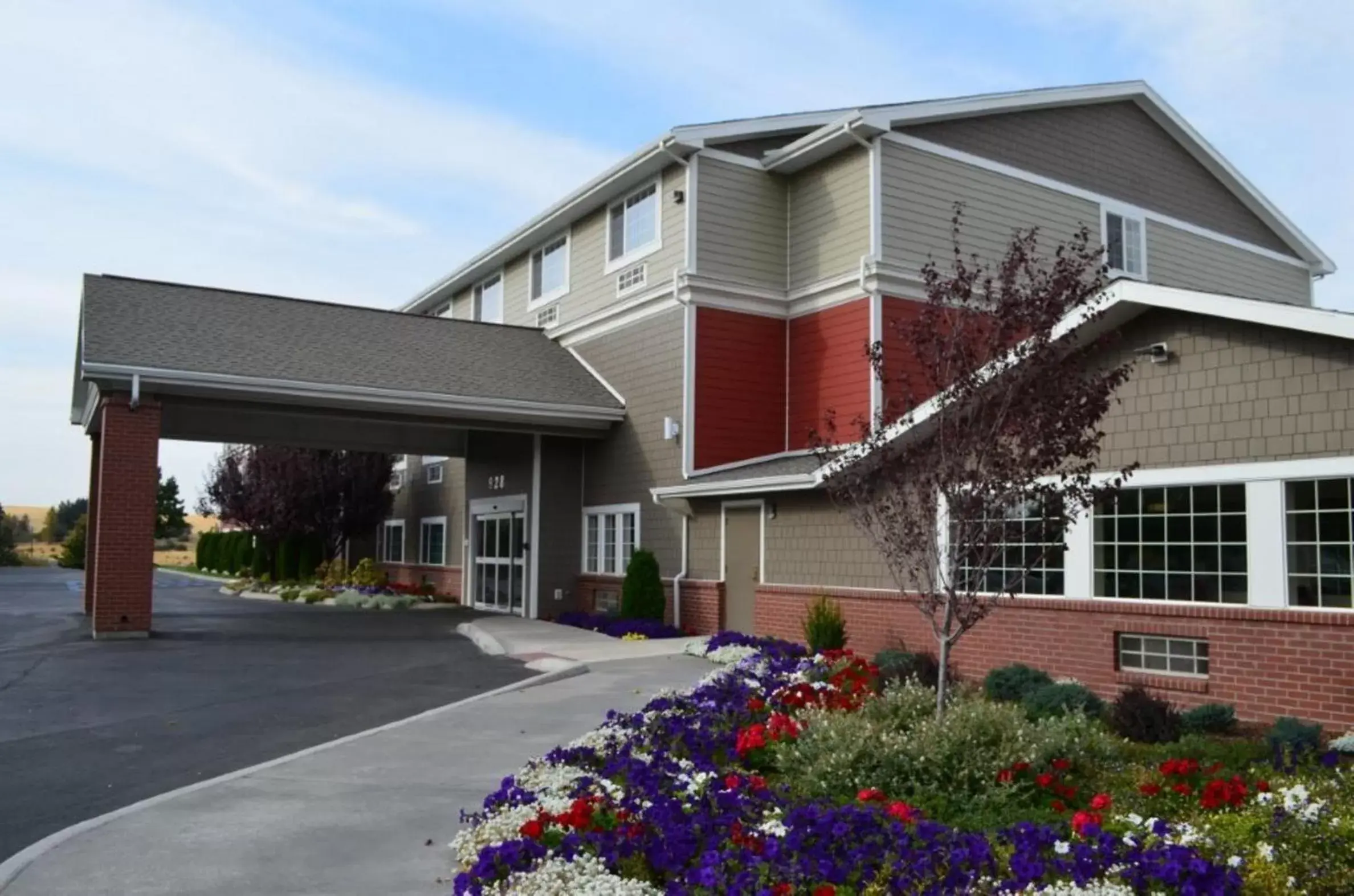 Facade/entrance, Property Building in Coast Hilltop Inn