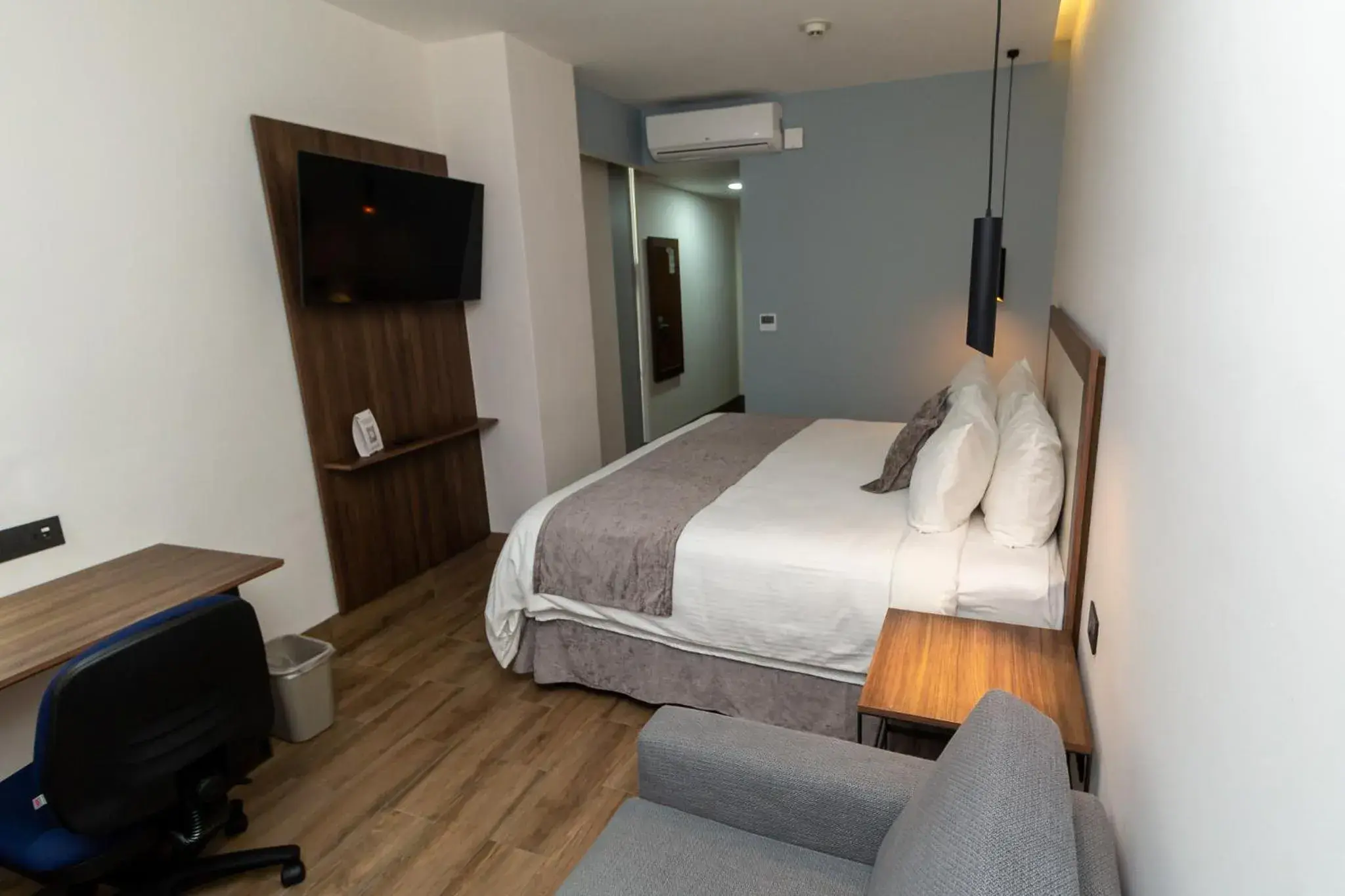 Photo of the whole room, Bed in Hoteles Piedra Alta by De Los Perez